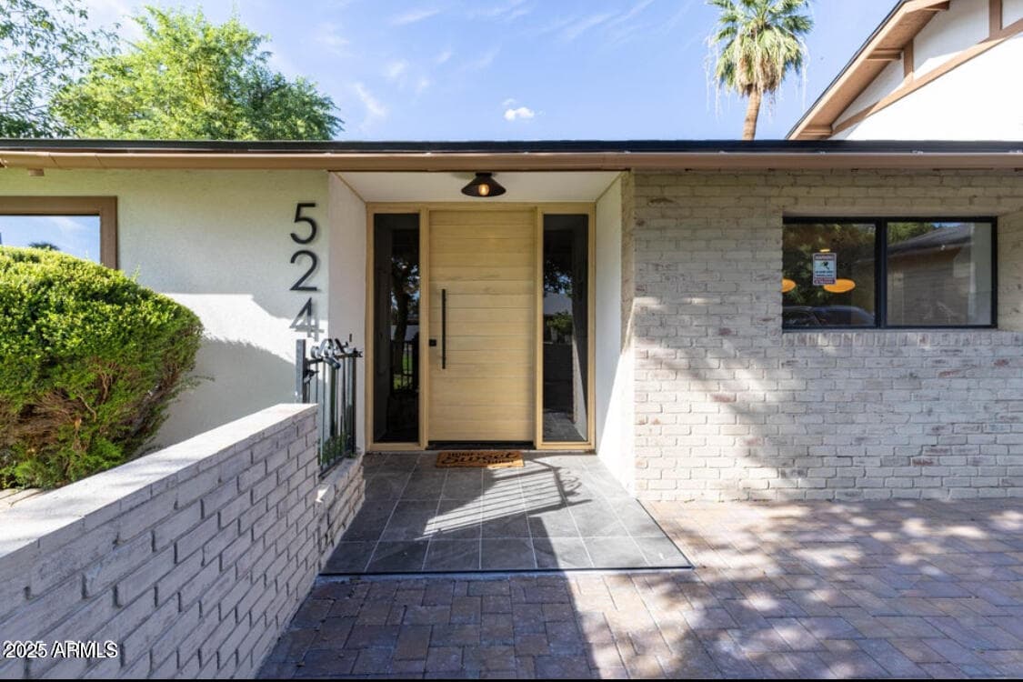 524 W Harmont Dr — photo 19