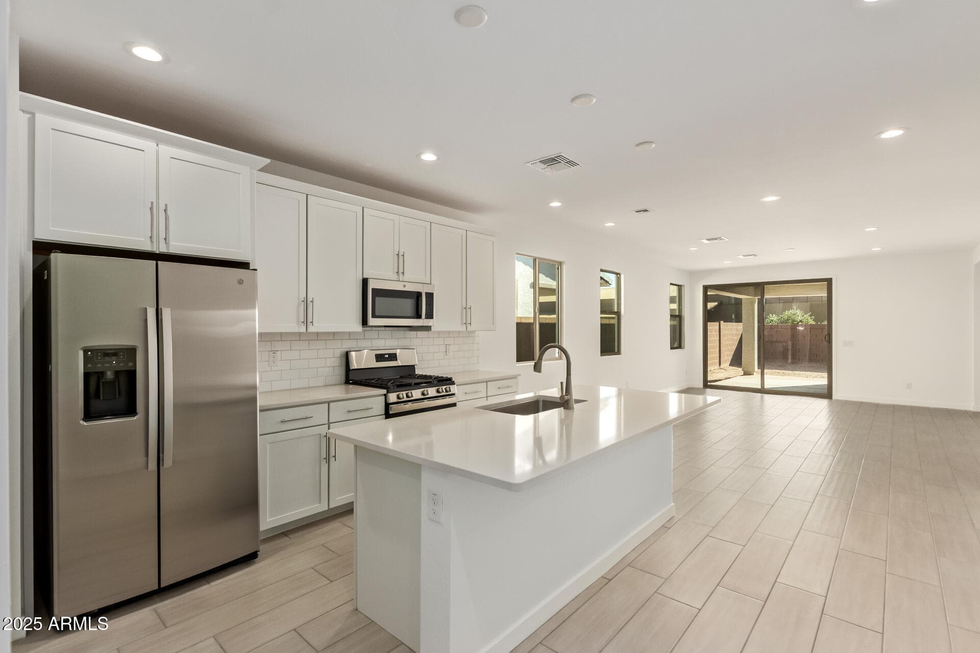 15829 W Vogel Ave — photo 2