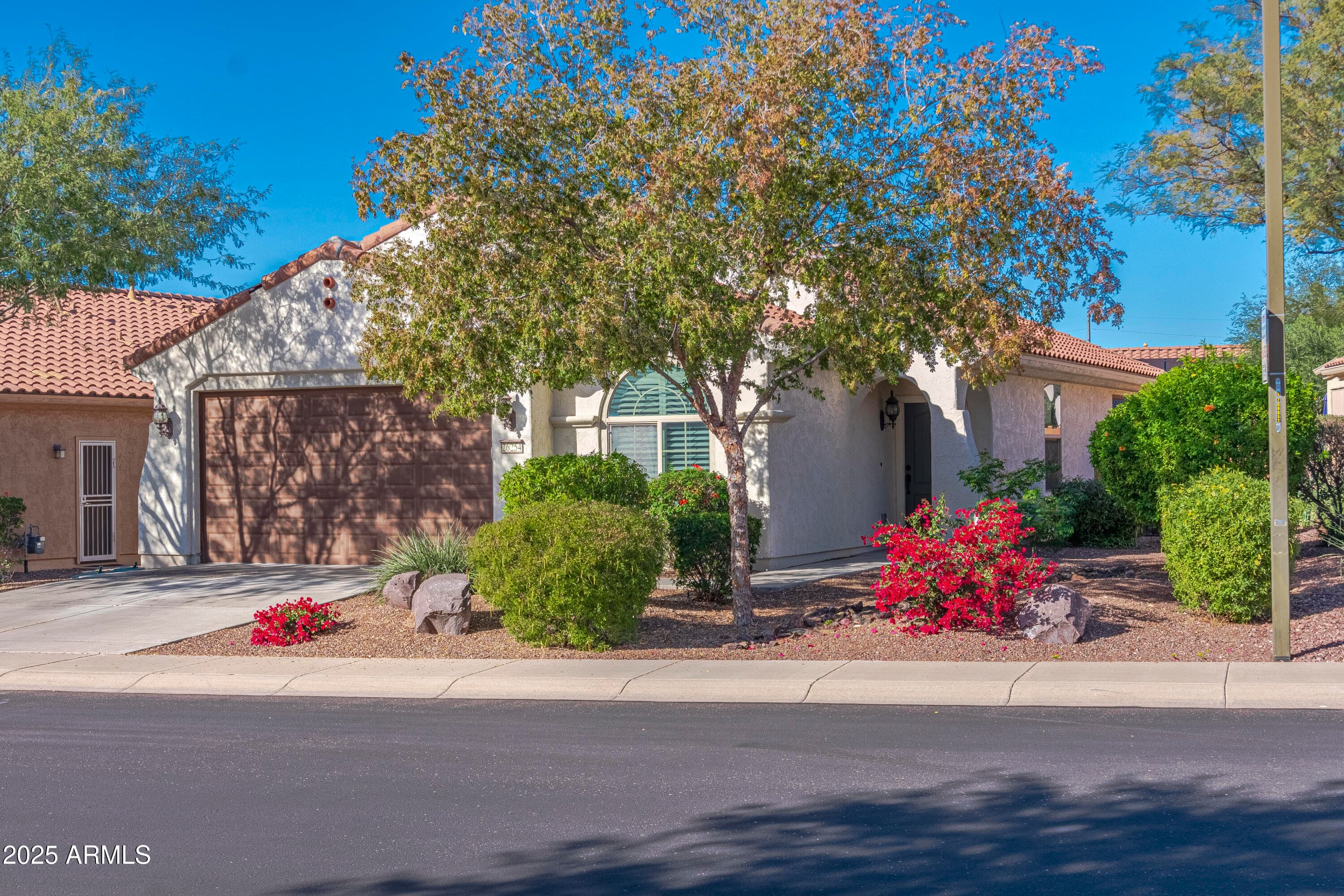26254 W Via Del Sol Dr — photo 1