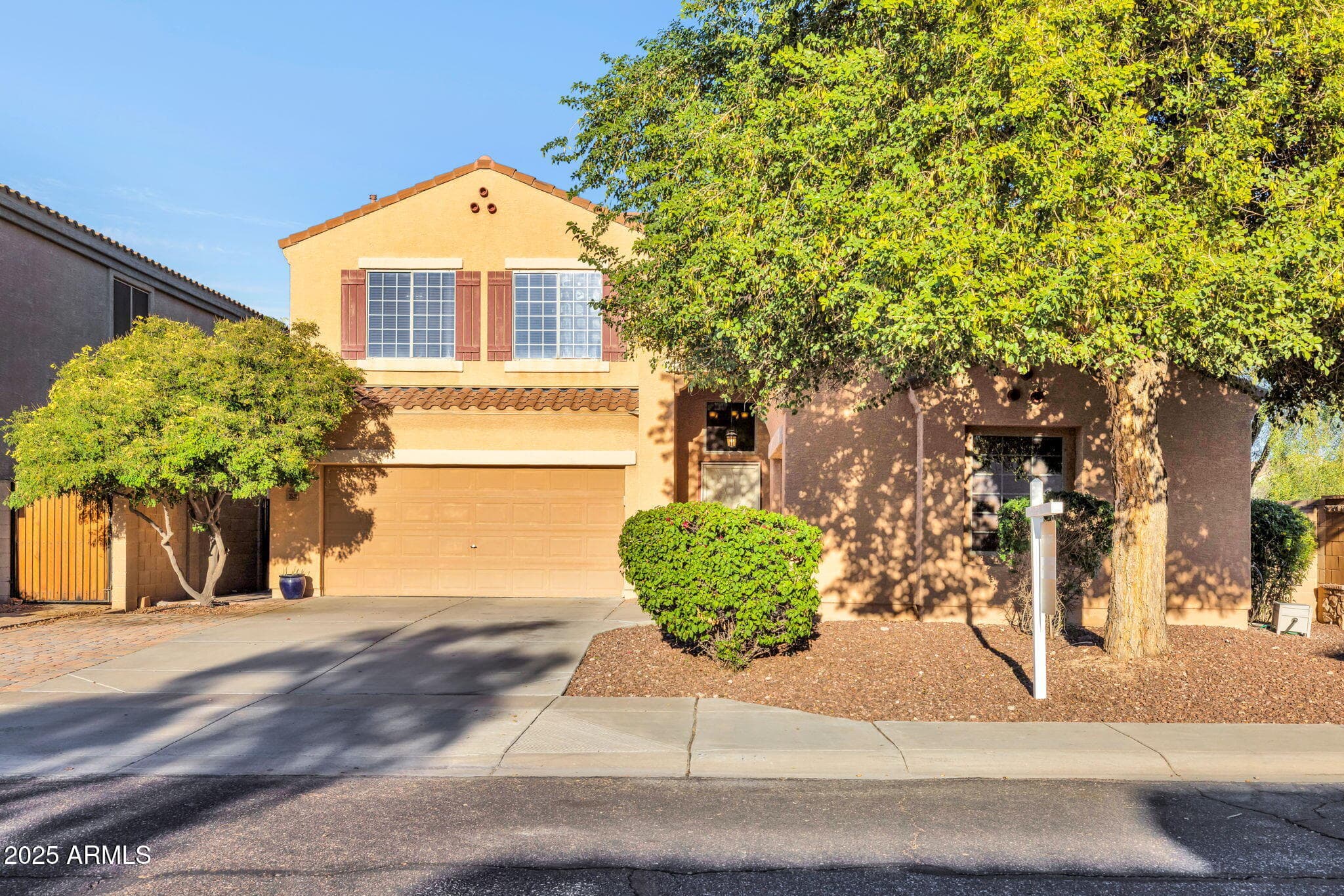 2540 E Misty Willow Ln — photo 2