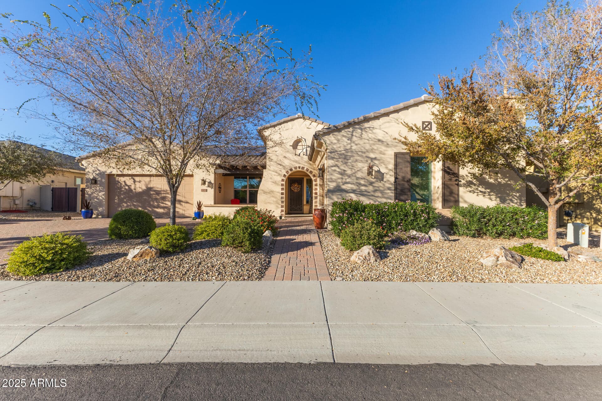15878 W Alvarado Dr — photo 1