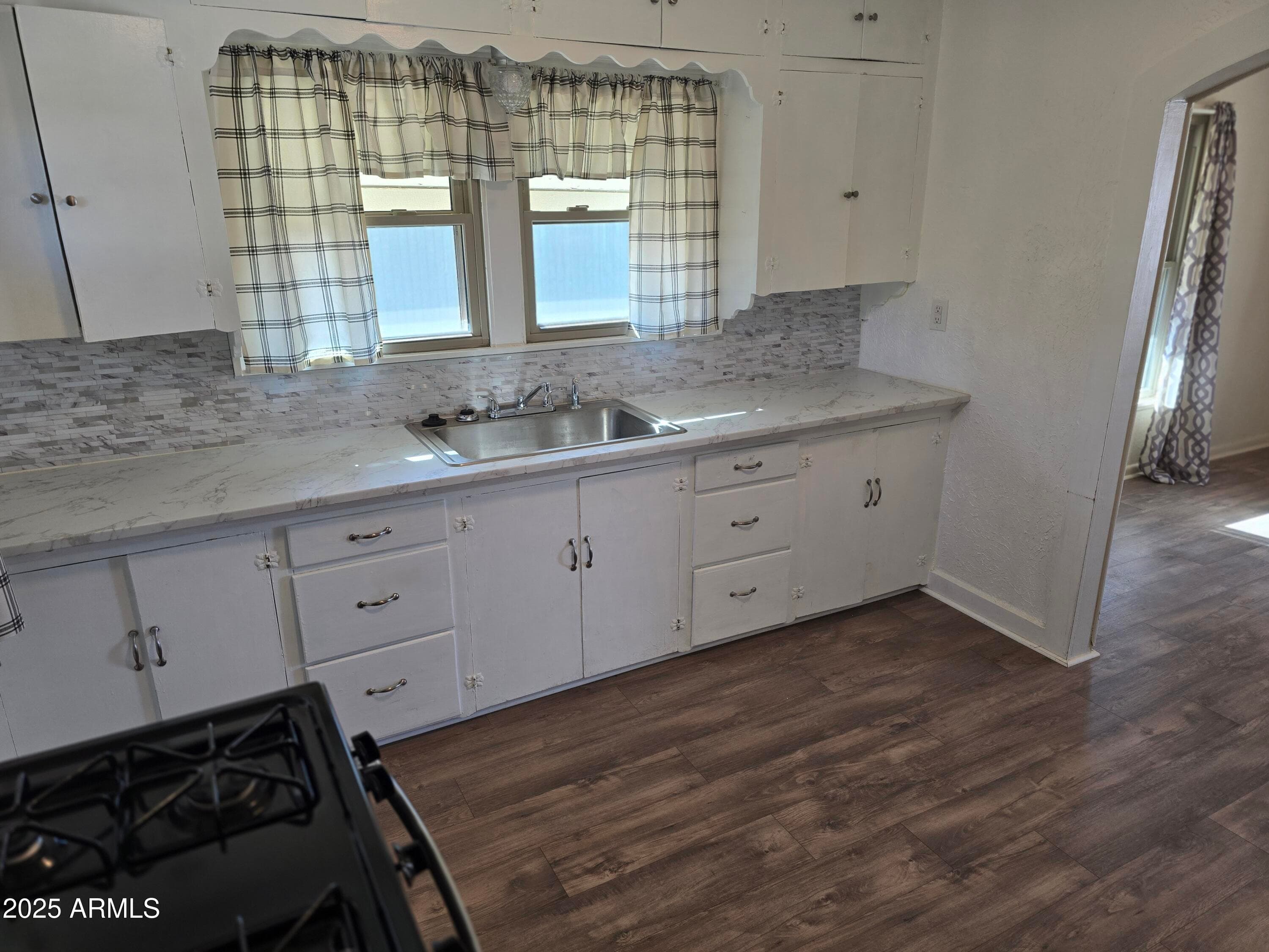 518 Arizona St — photo 36