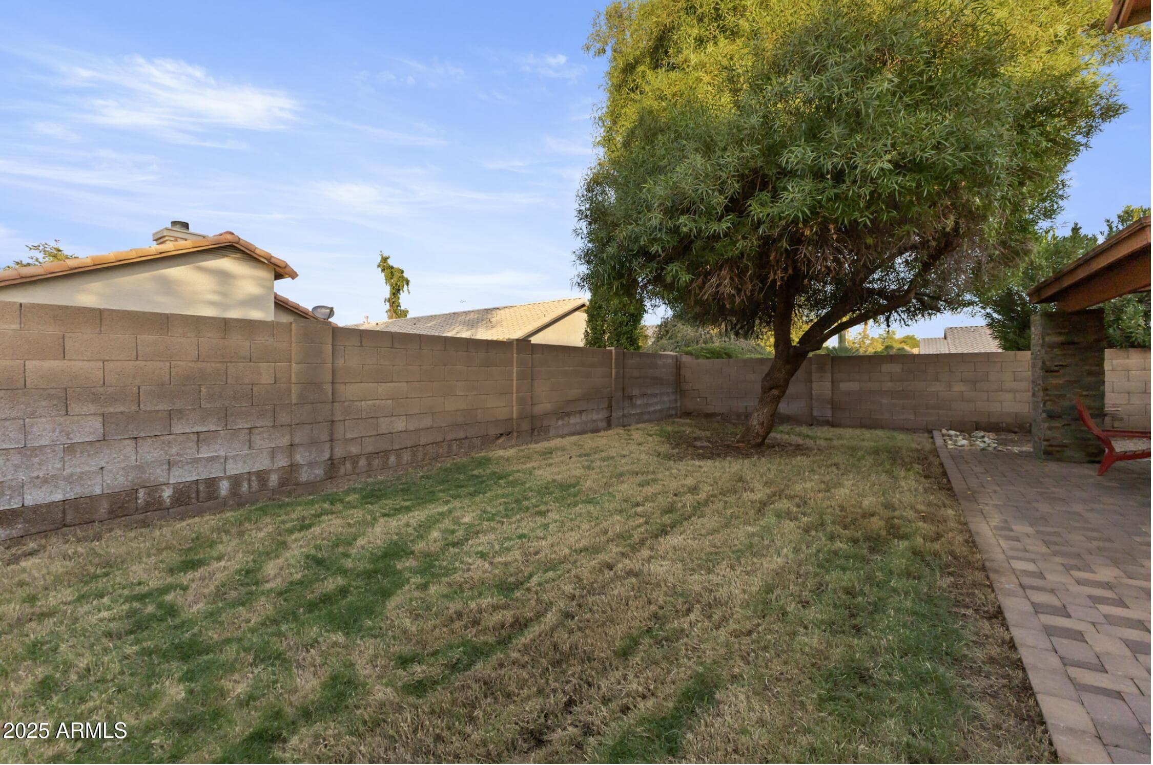 1142 W Sparrow Dr — photo 24