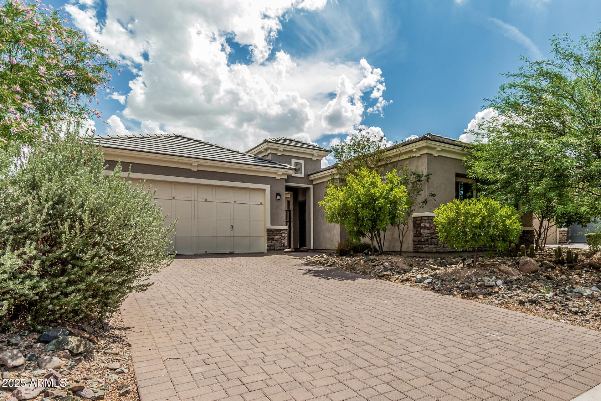 16373 W Beautiful Ln — photo 2