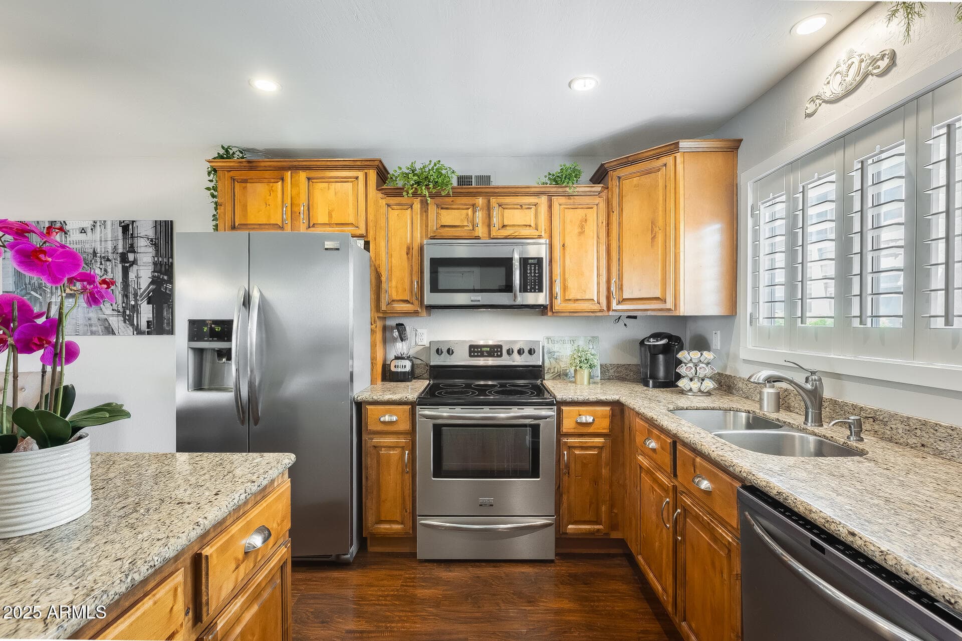 4610 N 68TH ST - Photo 3