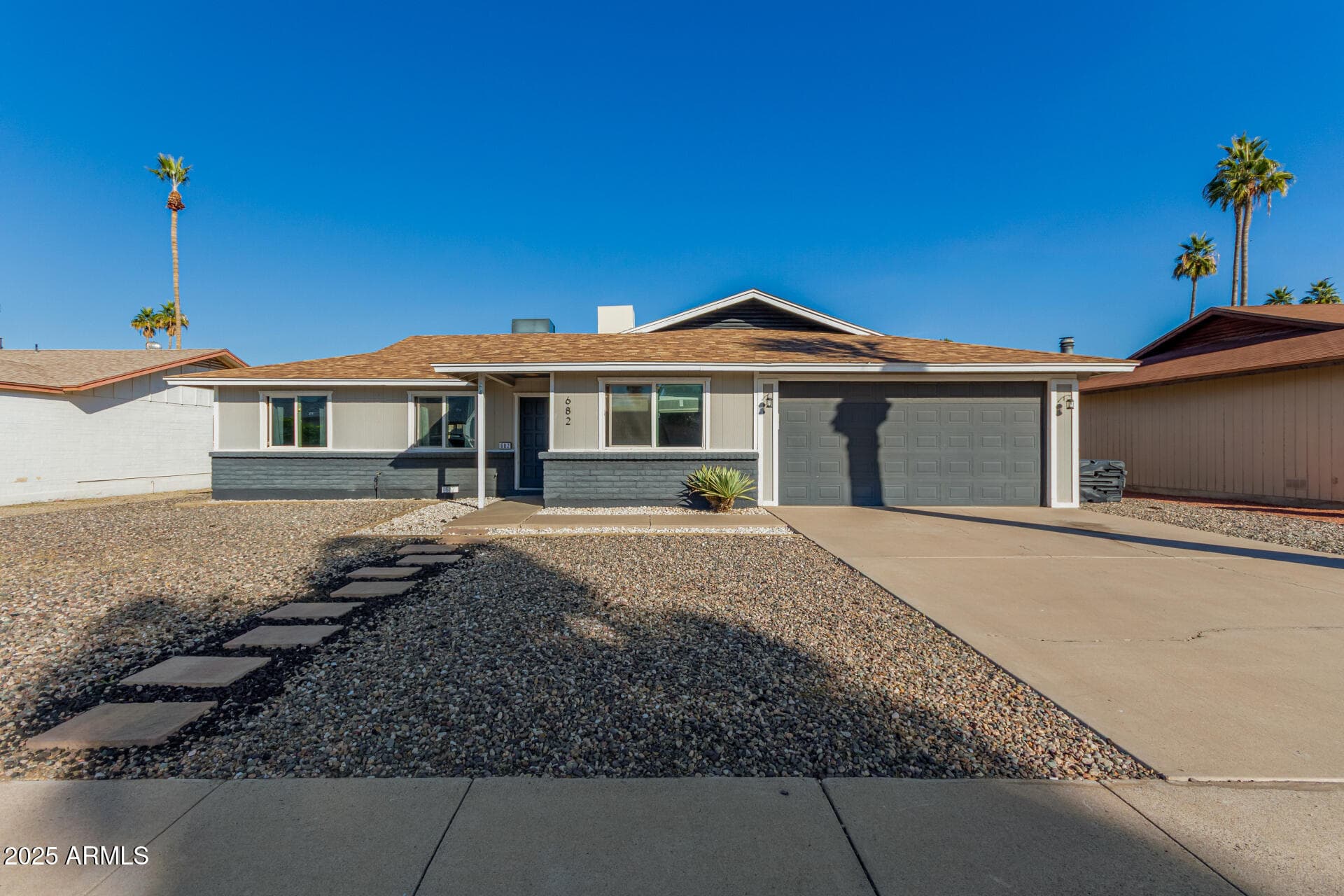 682 W Gail Dr — photo 1
