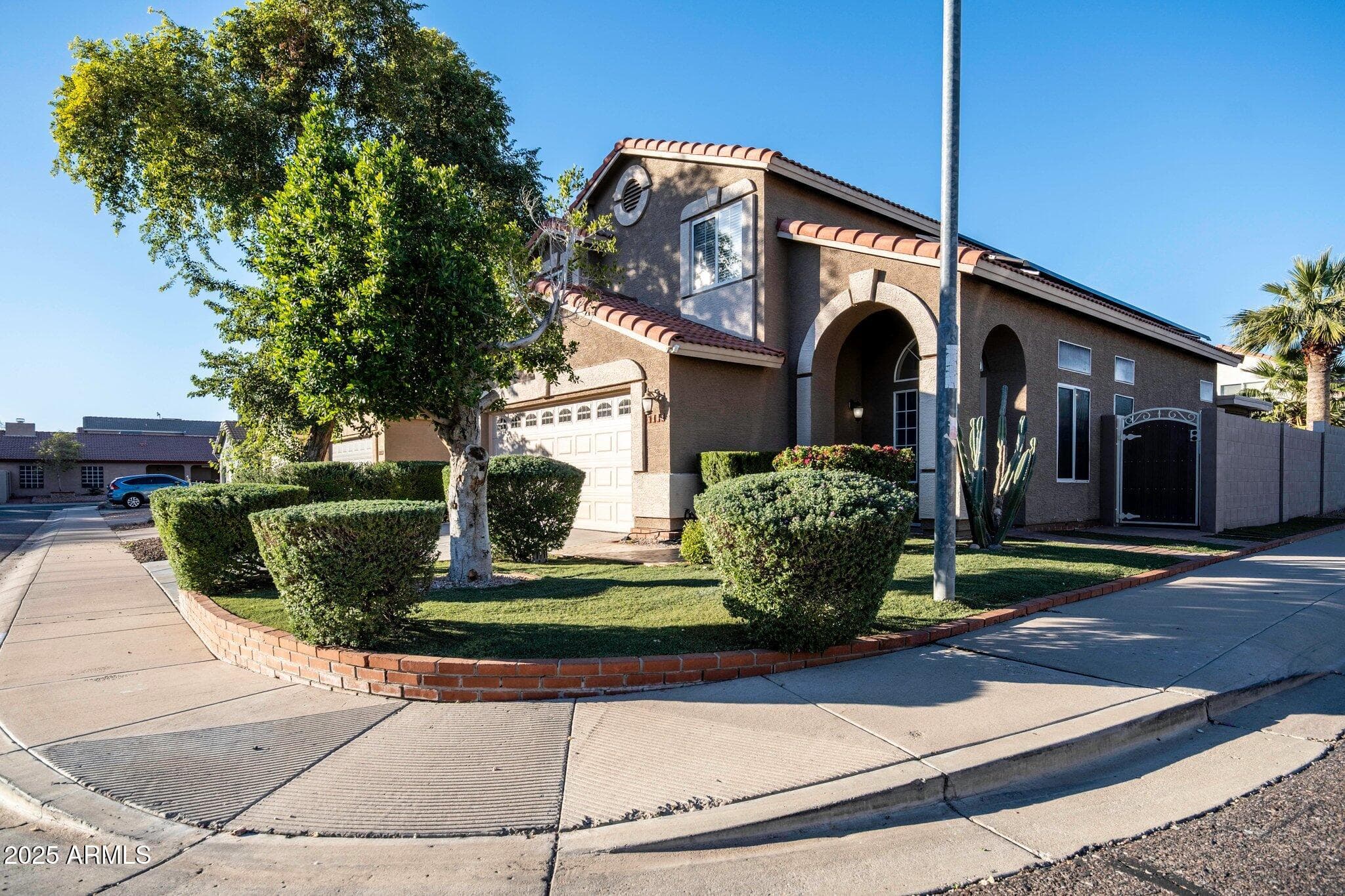 1112 W Villa Maria Dr — photo 2