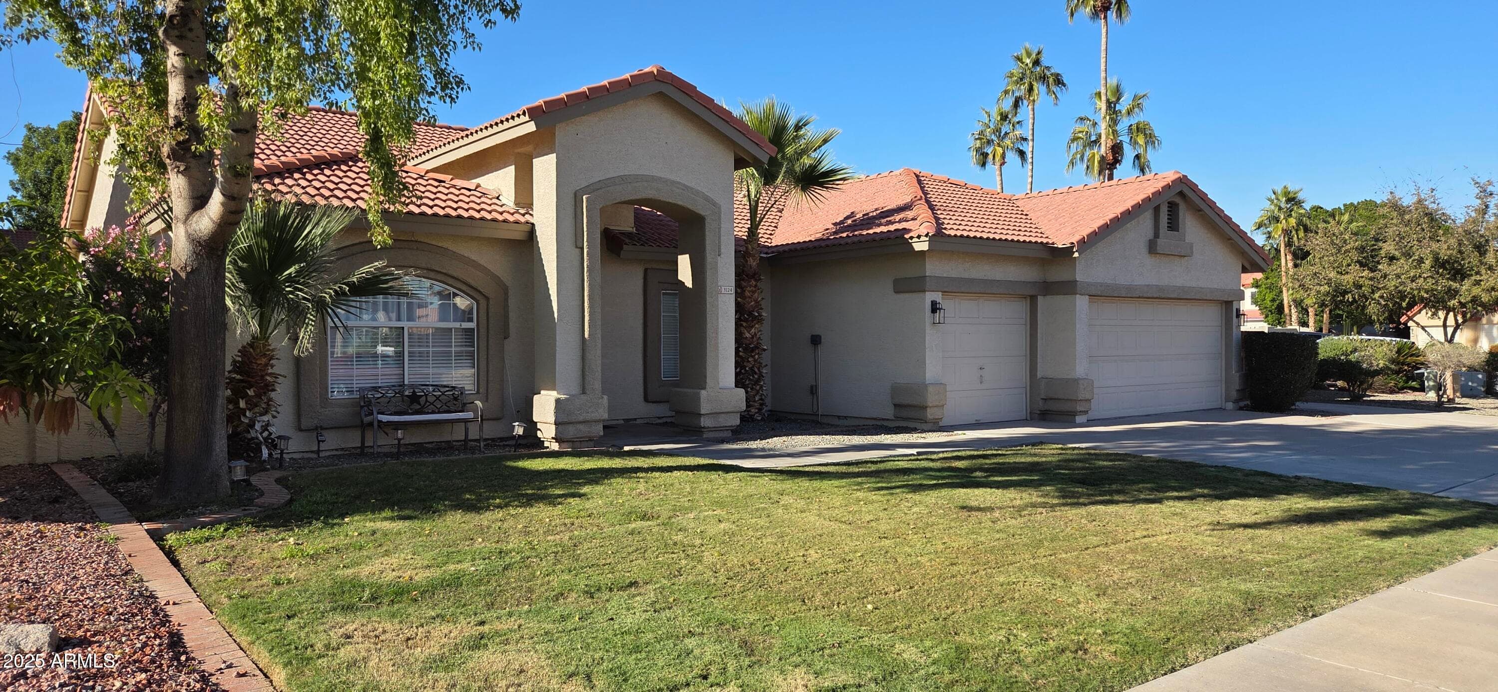 3124 N Meadow Dr — photo 2