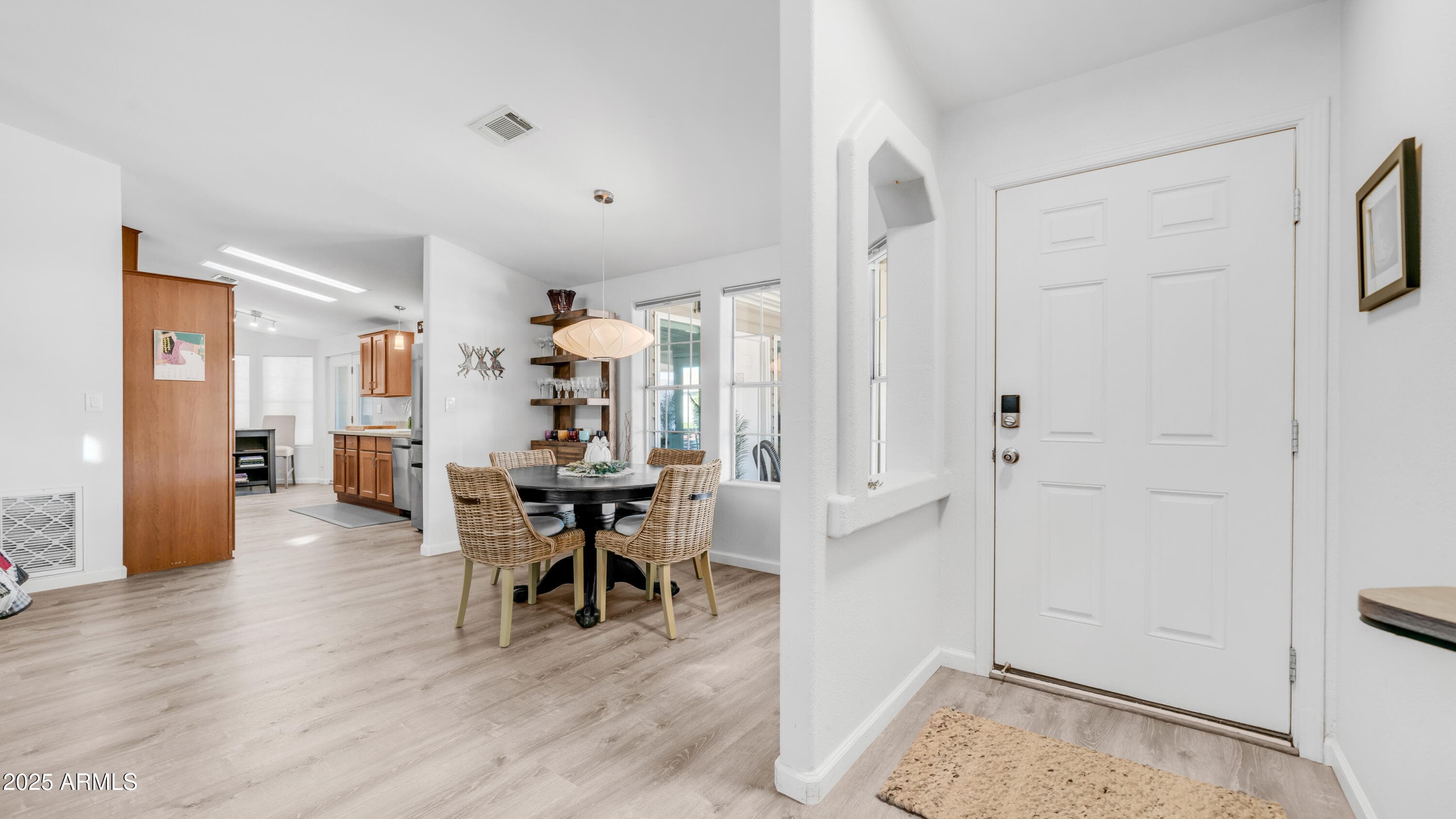 2550 S ELLSWORTH RD - Photo 3