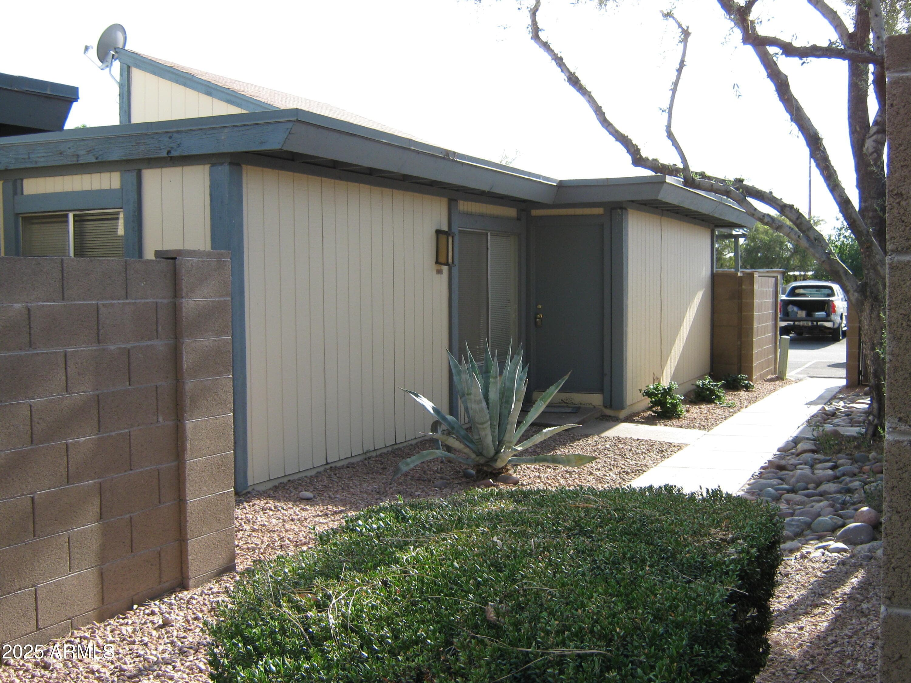 834 S Casitas Dr B — photo 1