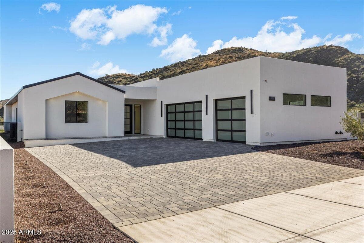 9027 S 19th St — photo 1