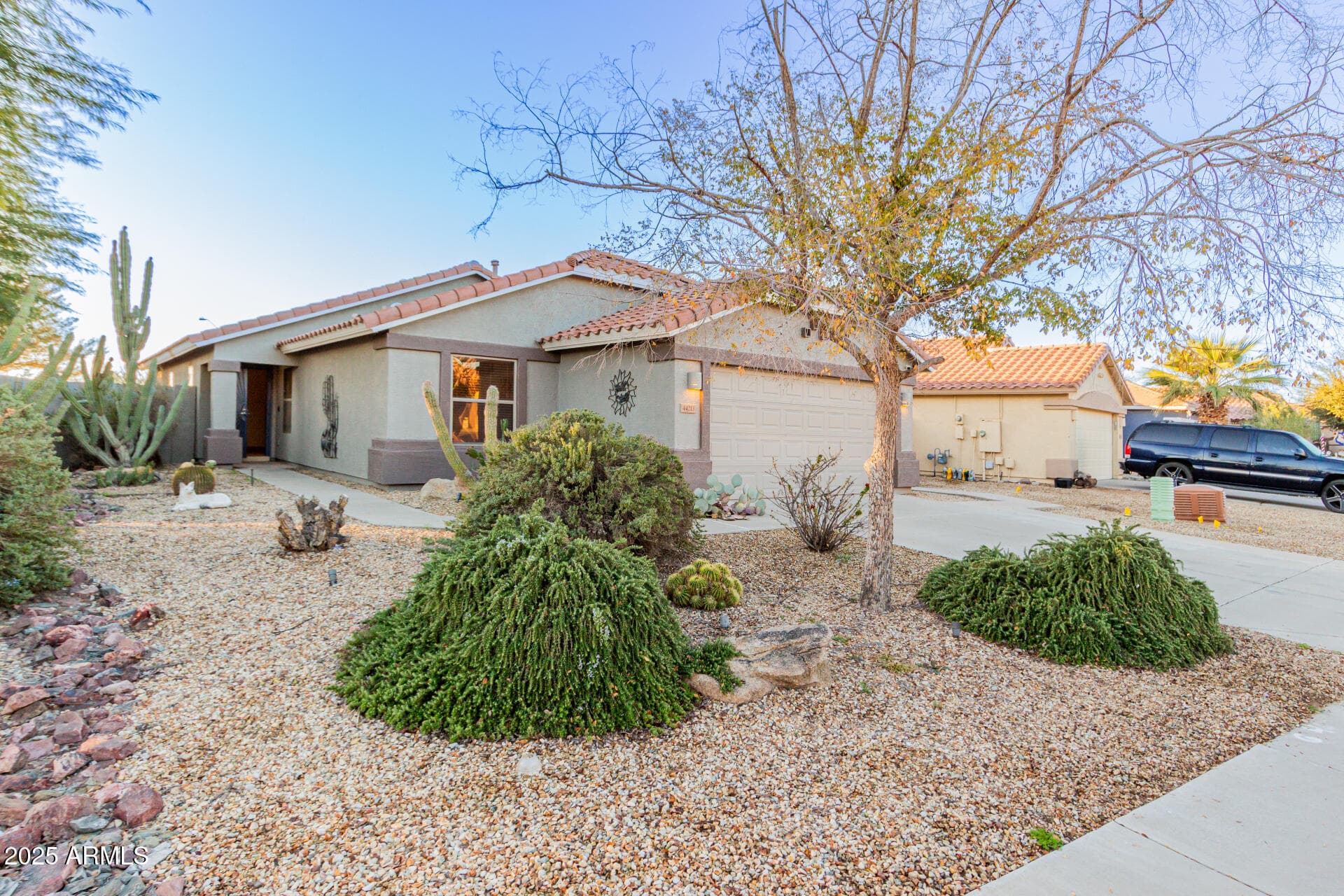 44213 W Cypress Ln — photo 2