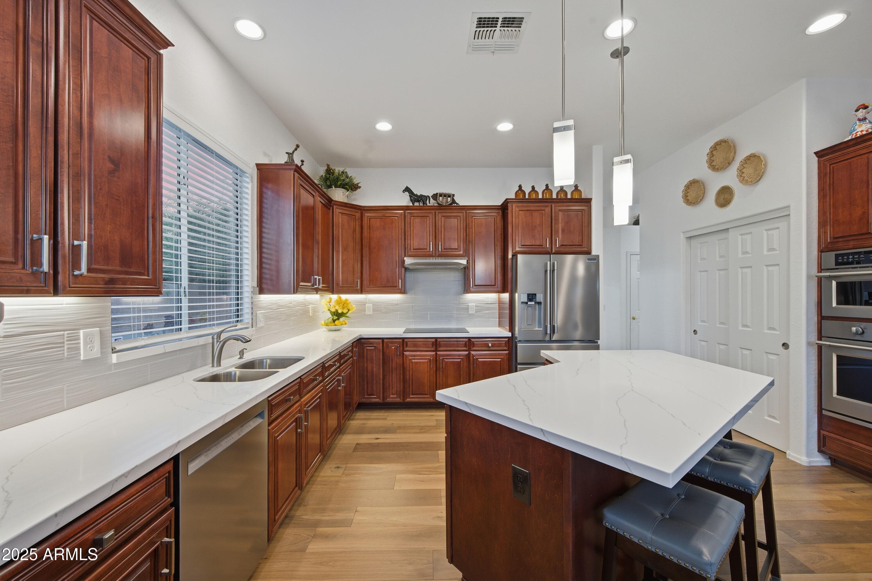 9747 E Greenway St — photo 2