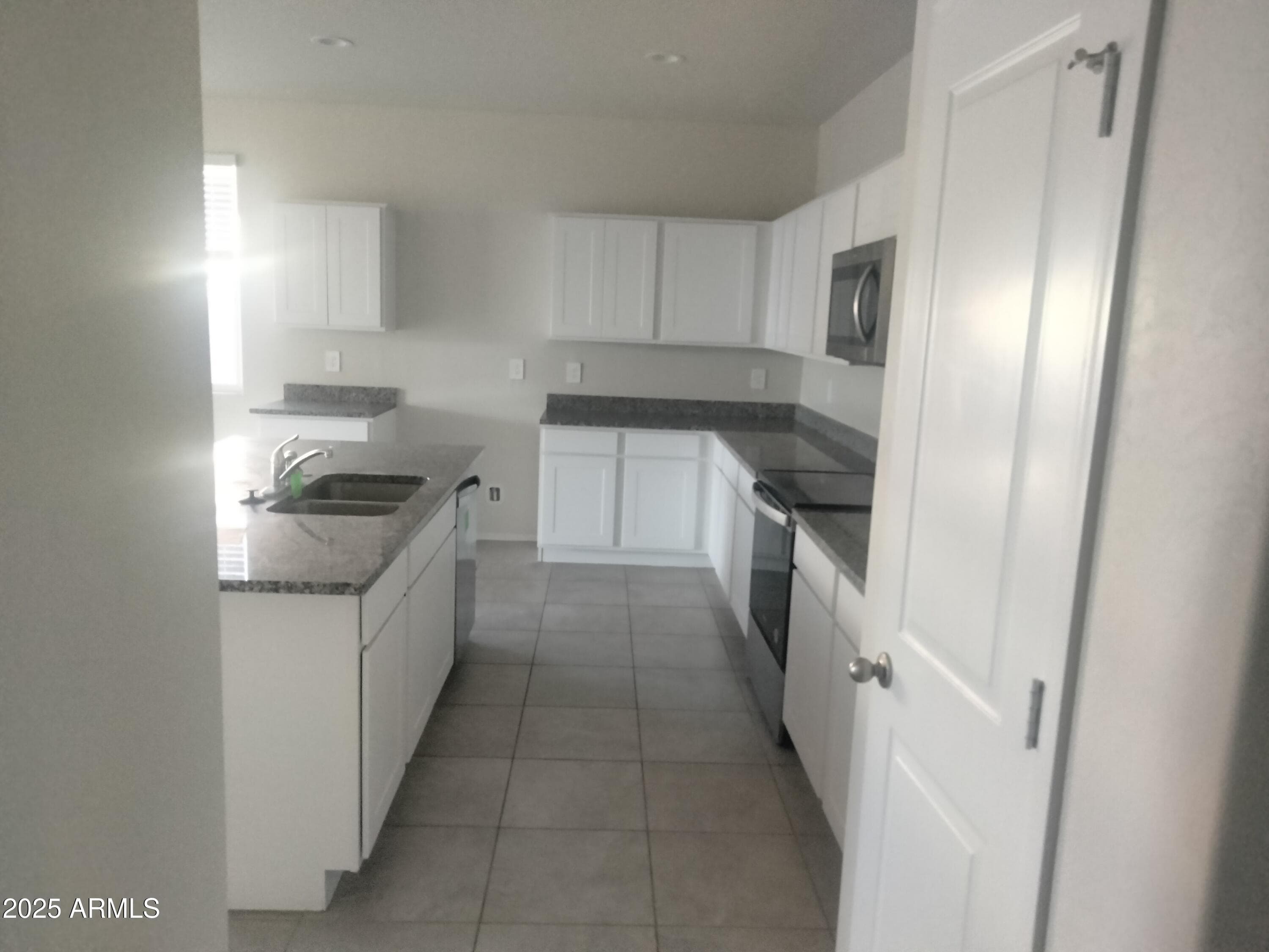 36063 W SAN ALVAREZ AVE - Photo 3
