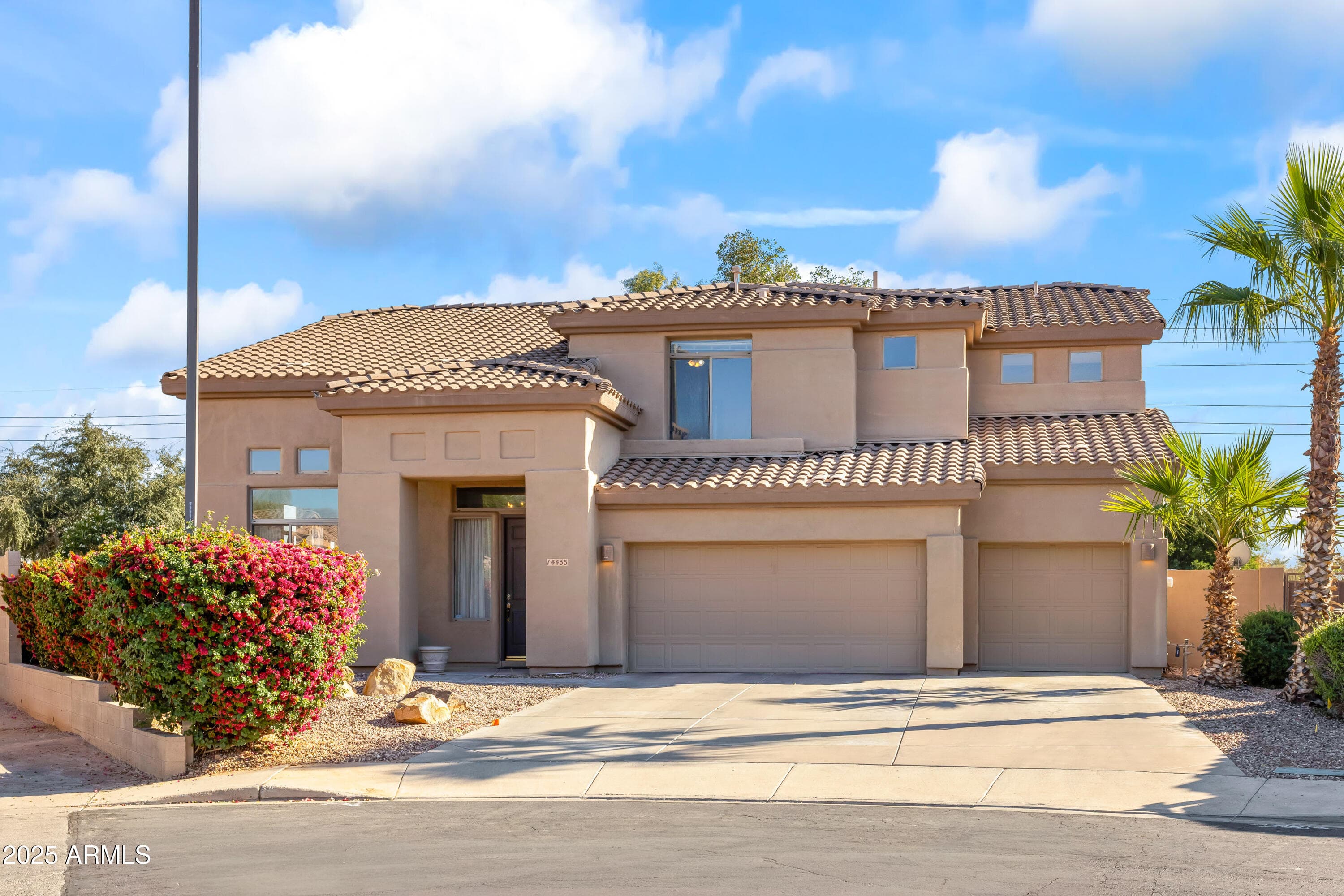 14435 W Verde Ln — photo 2