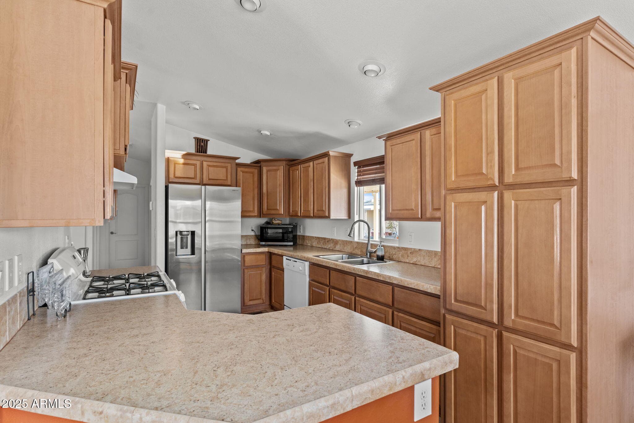 2501 W Wickenburg Way 41 — photo 2