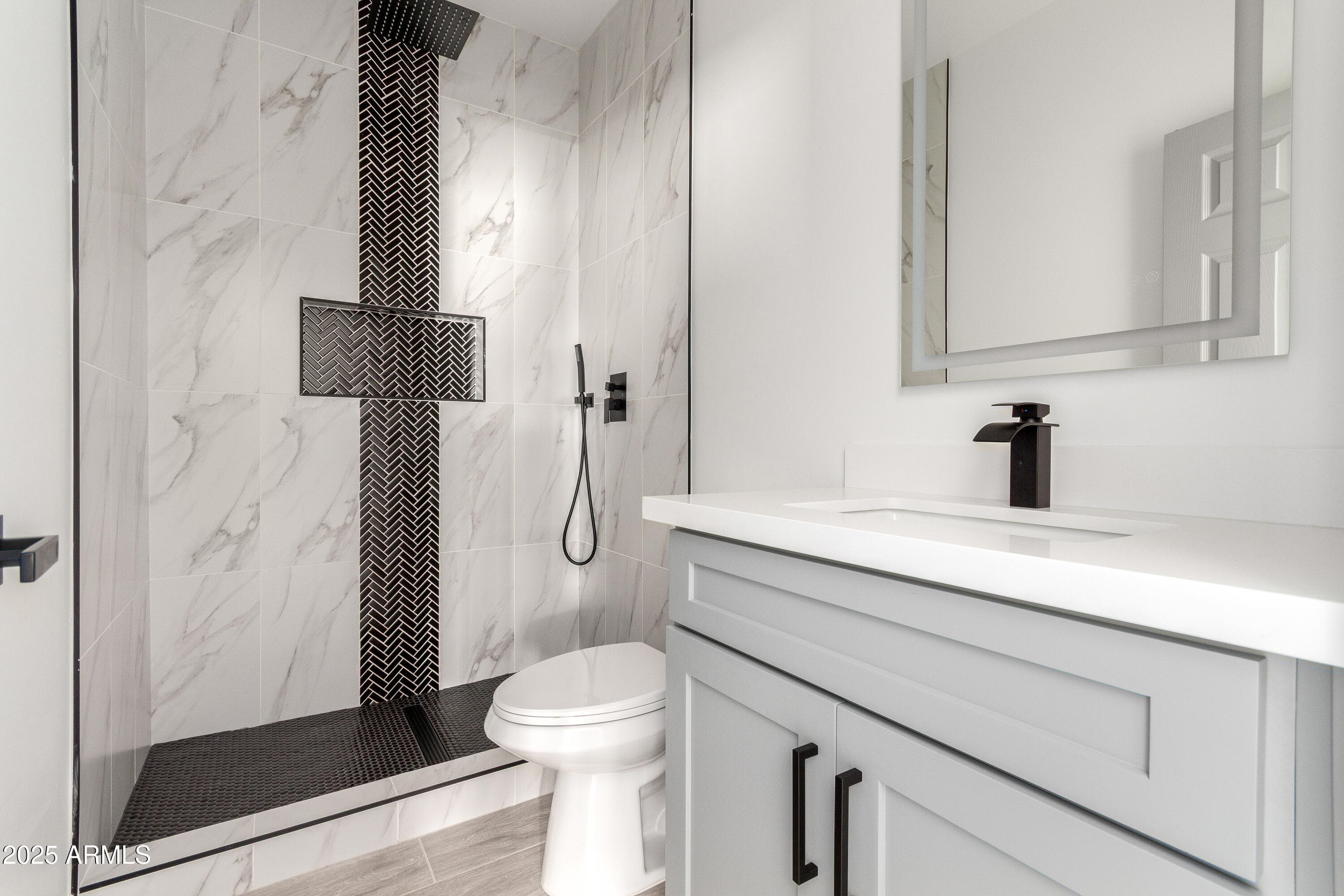 10607 N 81st Ave — photo 32