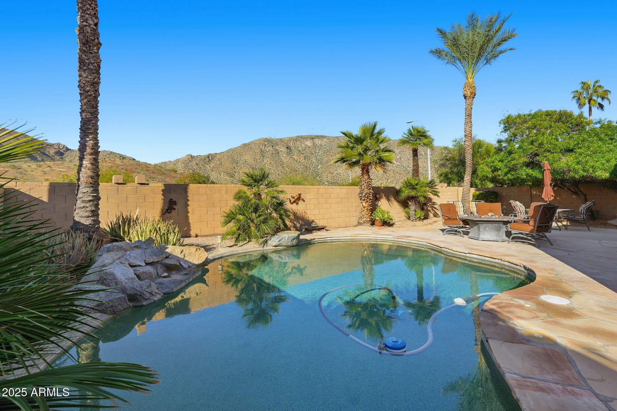 718 E Mountain Sage Dr — photo 1