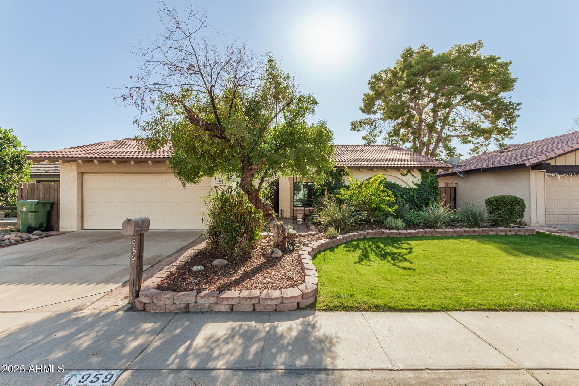 959 E Lobster Trap Ln — photo 1