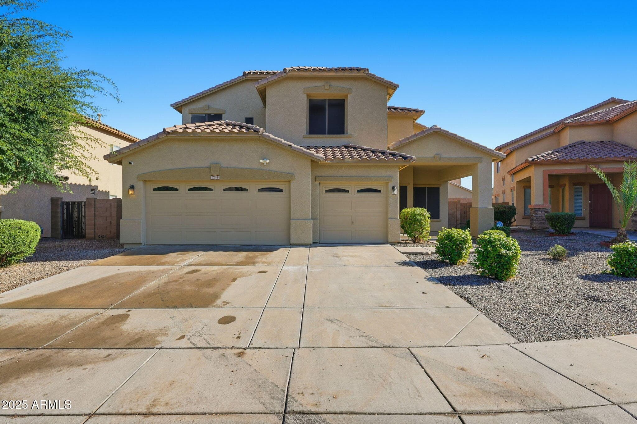 7511 S 45th Dr — photo 1
