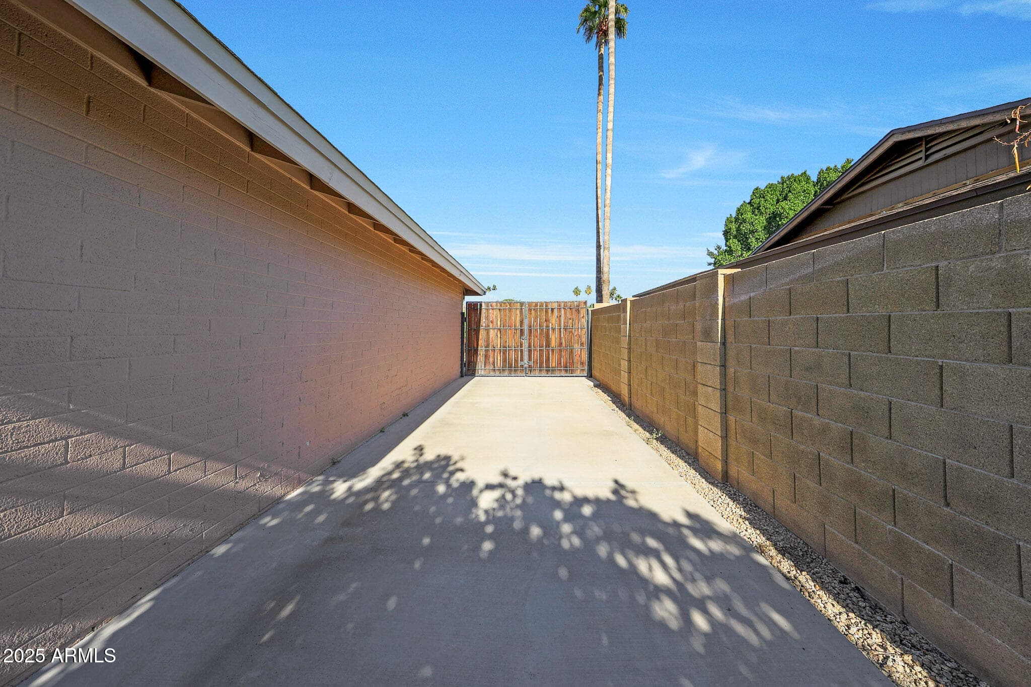 2517 E Highland St — photo 42