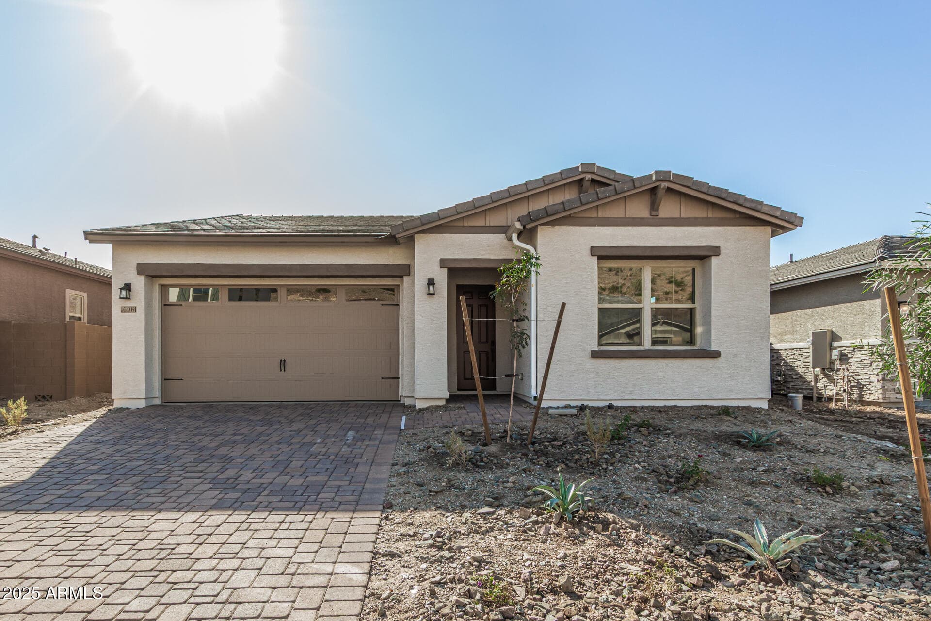 16961 W Desert Ln — photo 1