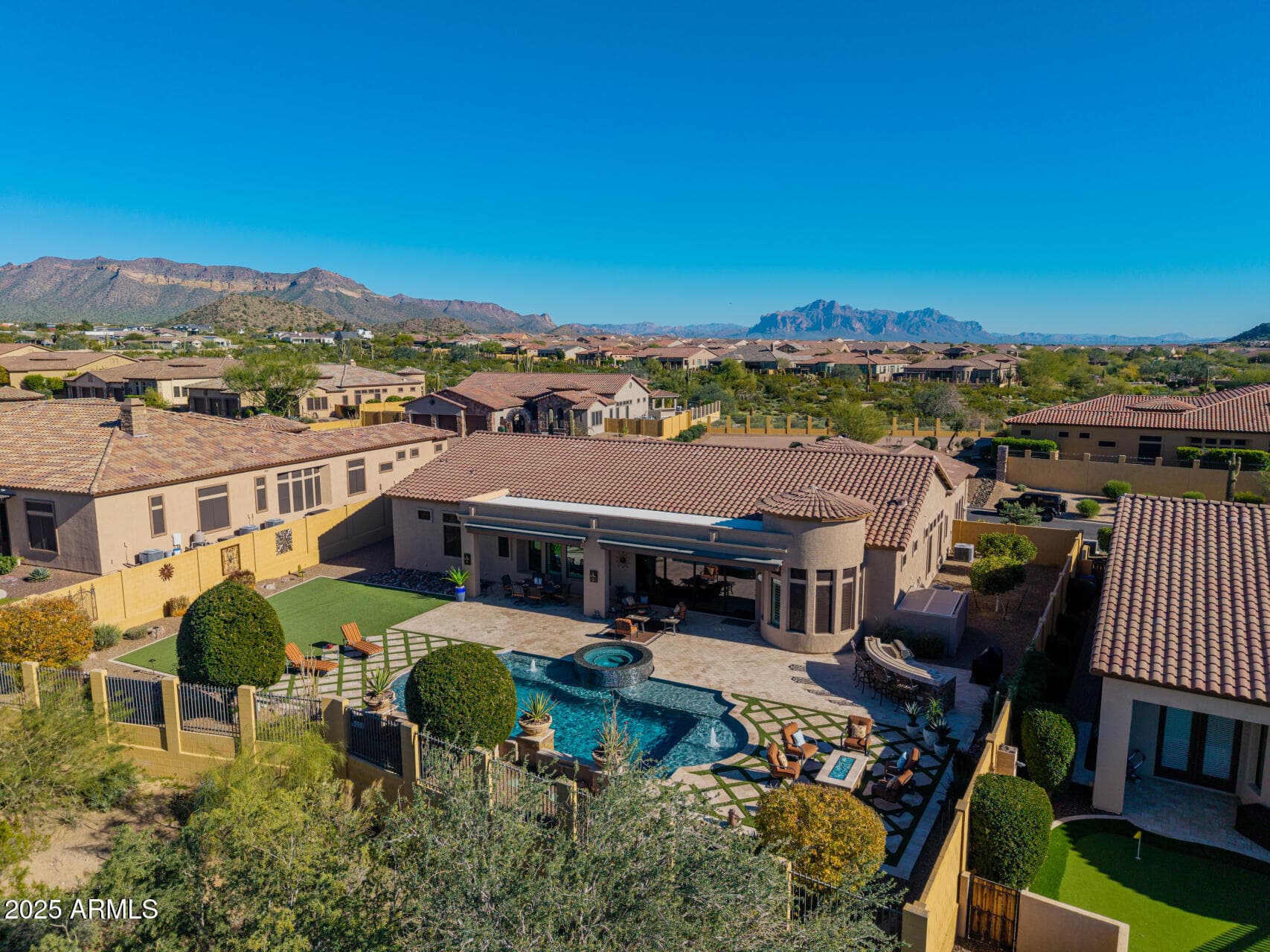 2312 N Steele Circle — photo 2