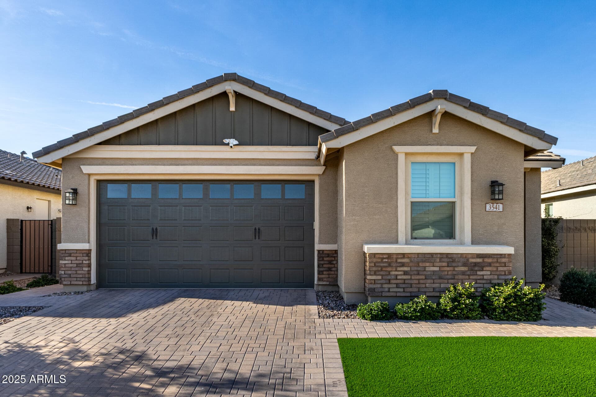 3541 W Dreamy Draw Dr — photo 1