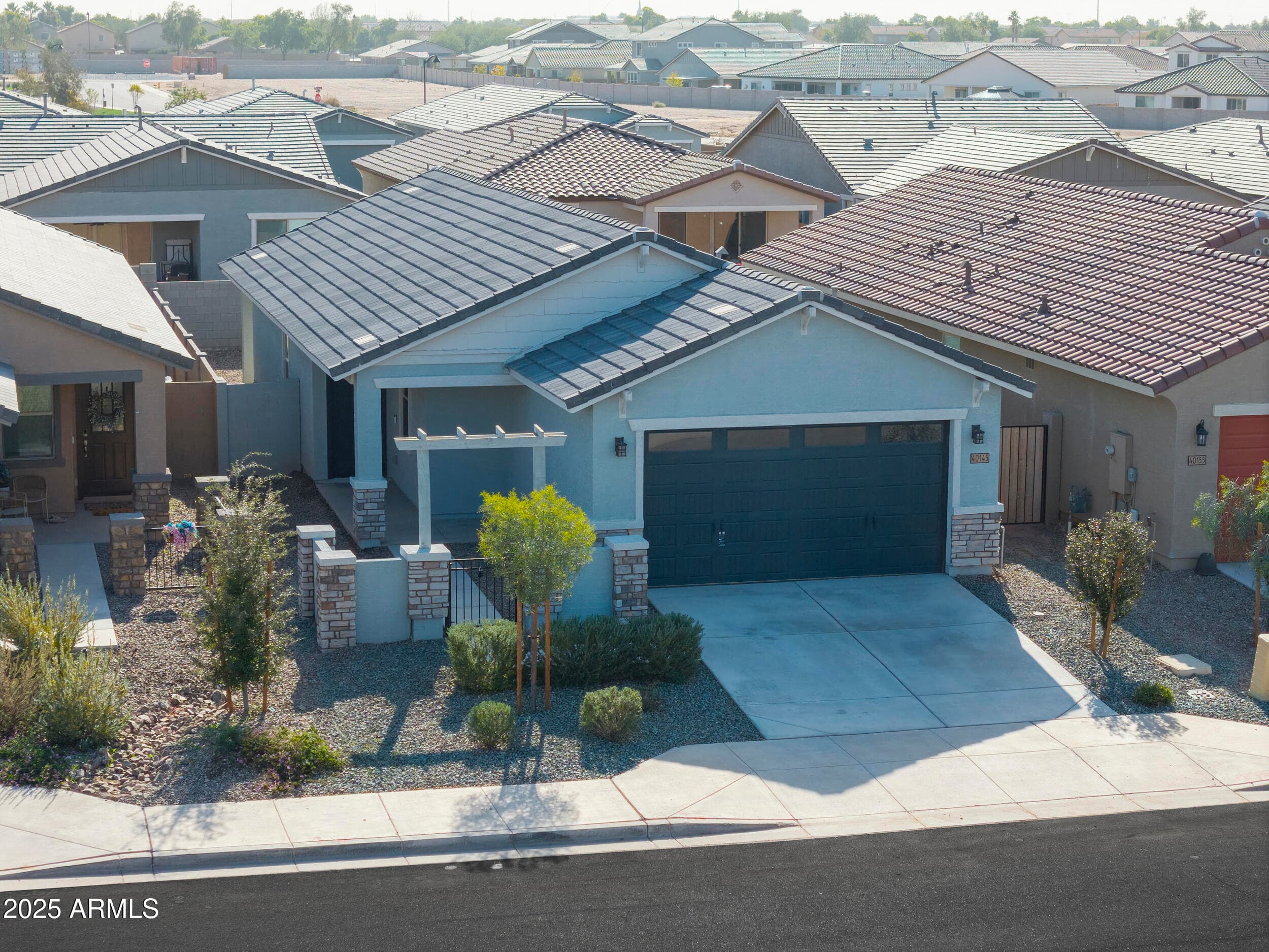 40145 W WADE DR - Photo 1