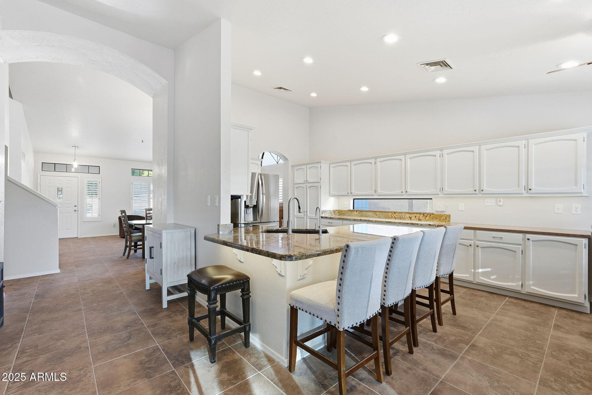 1533 N Sinova -- — photo 1