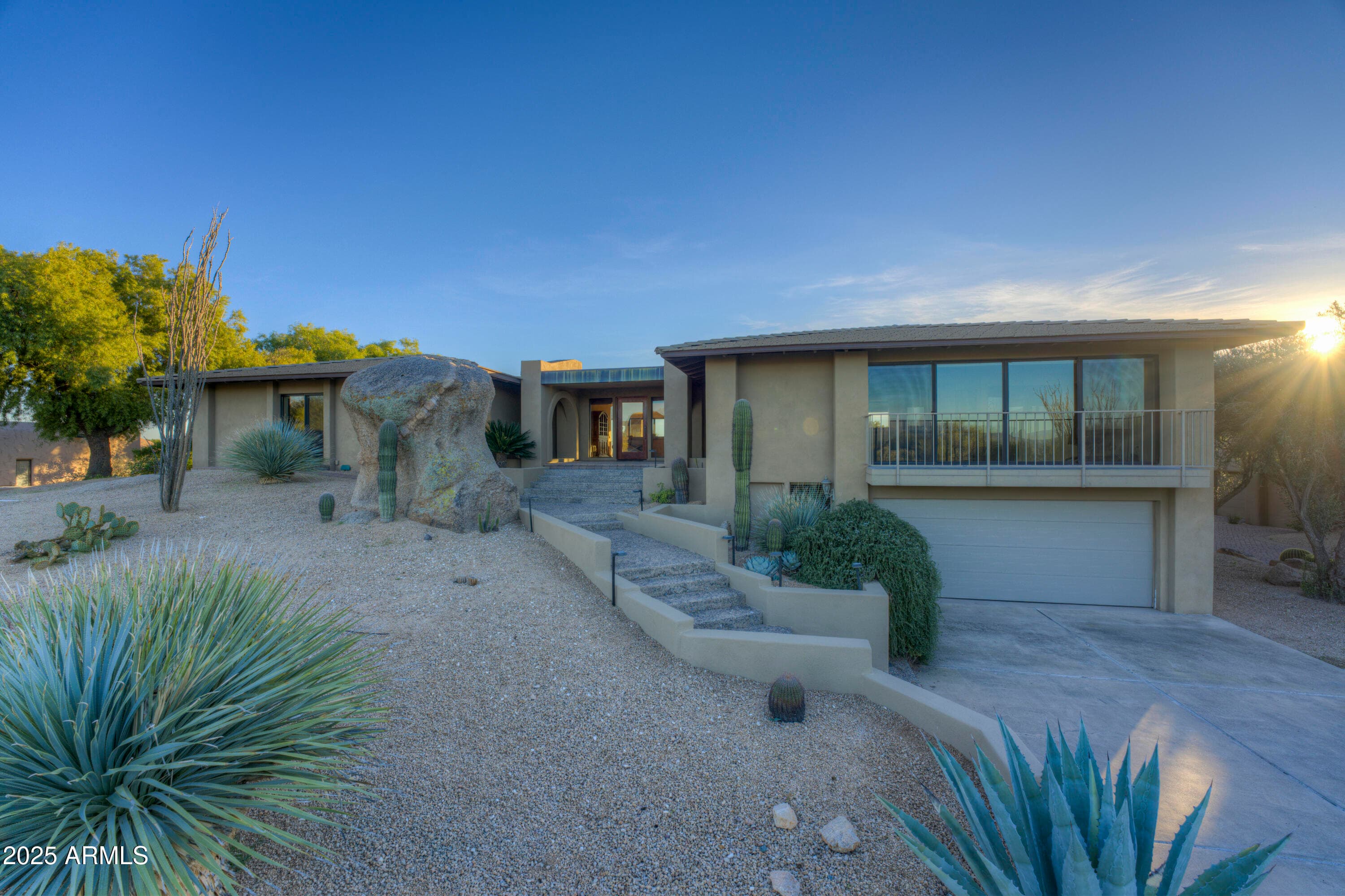 2003 E Smoketree Dr — photo 1