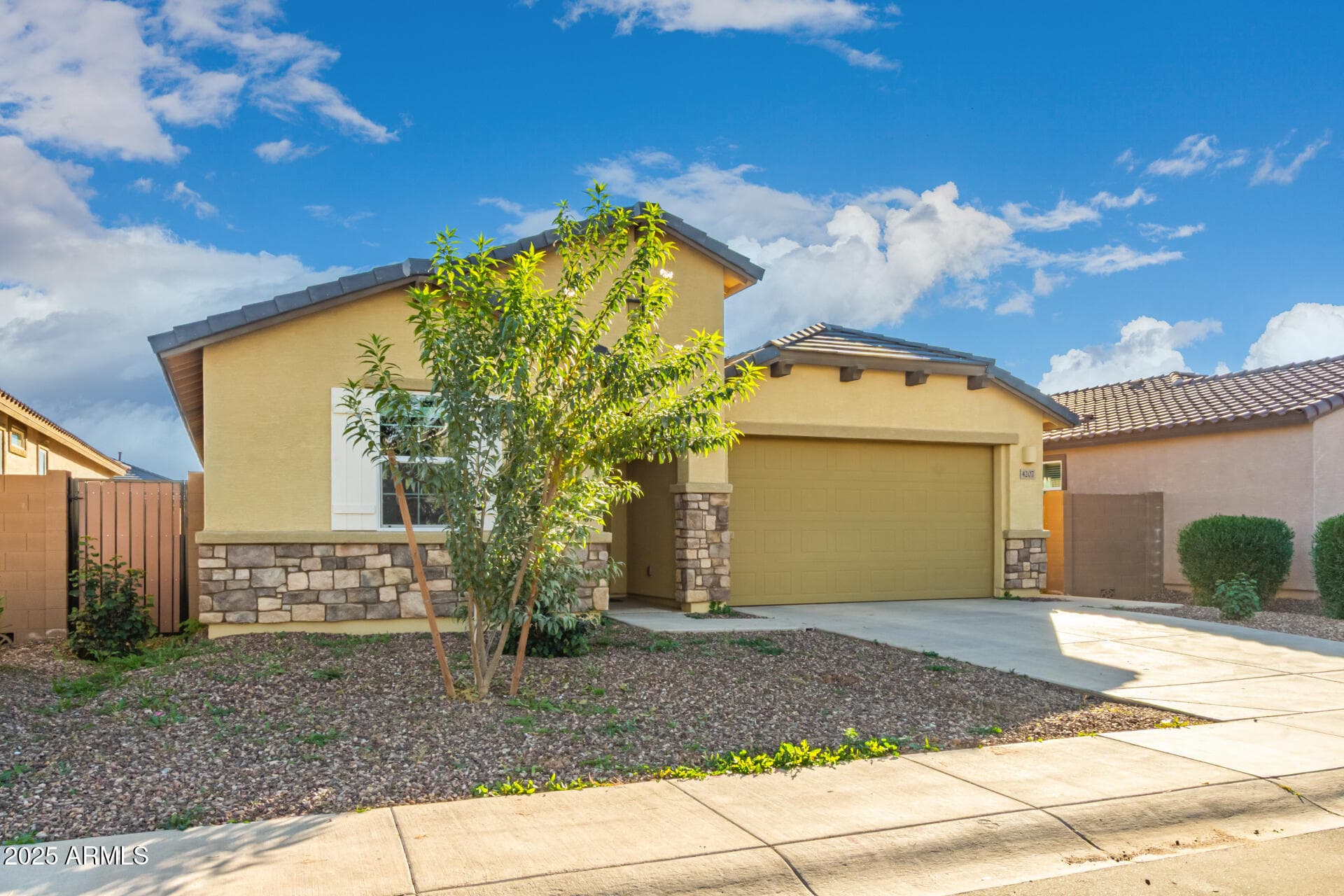 4207 E Enmark Dr — photo 2