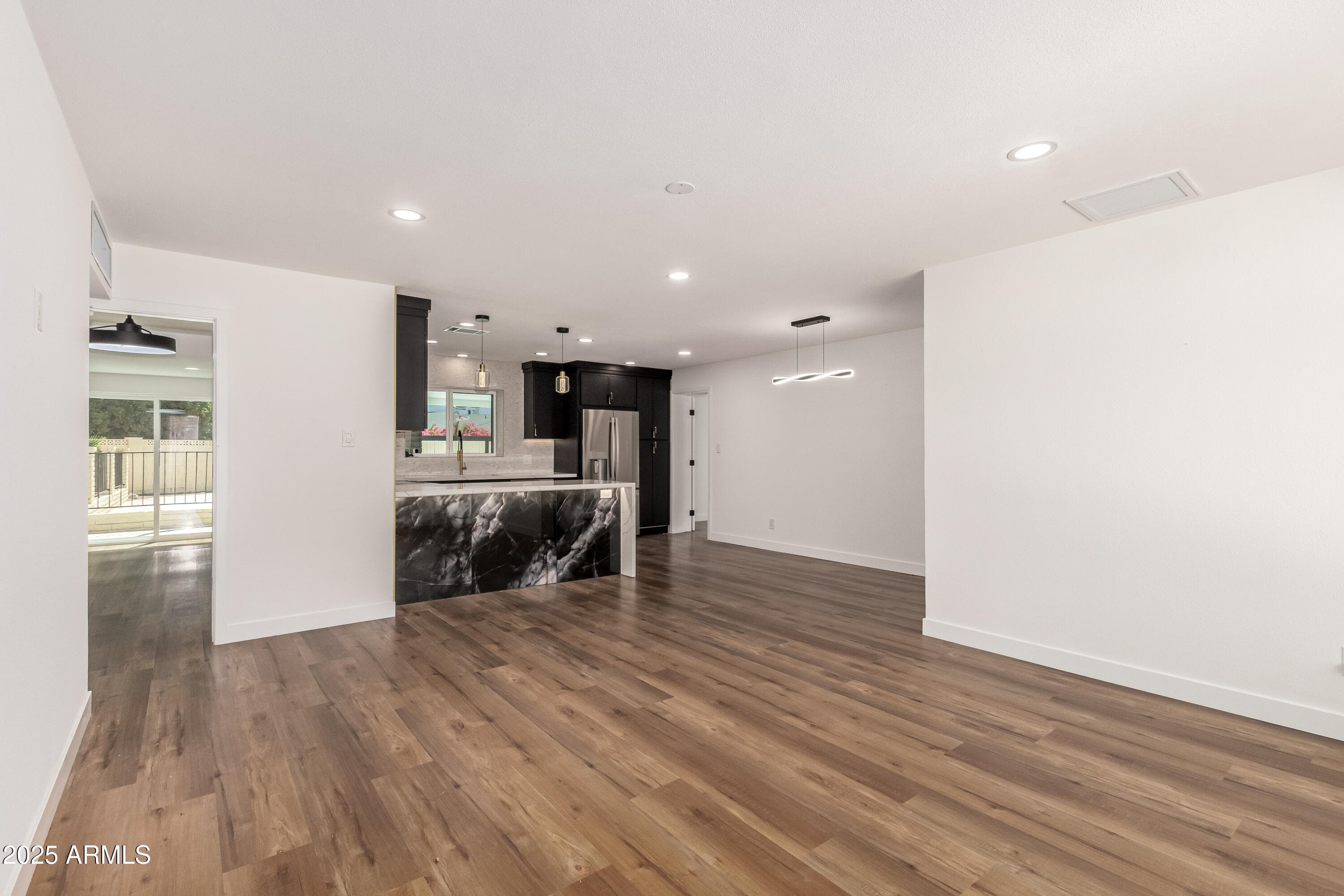 3707 E Amelia Ave — photo 2