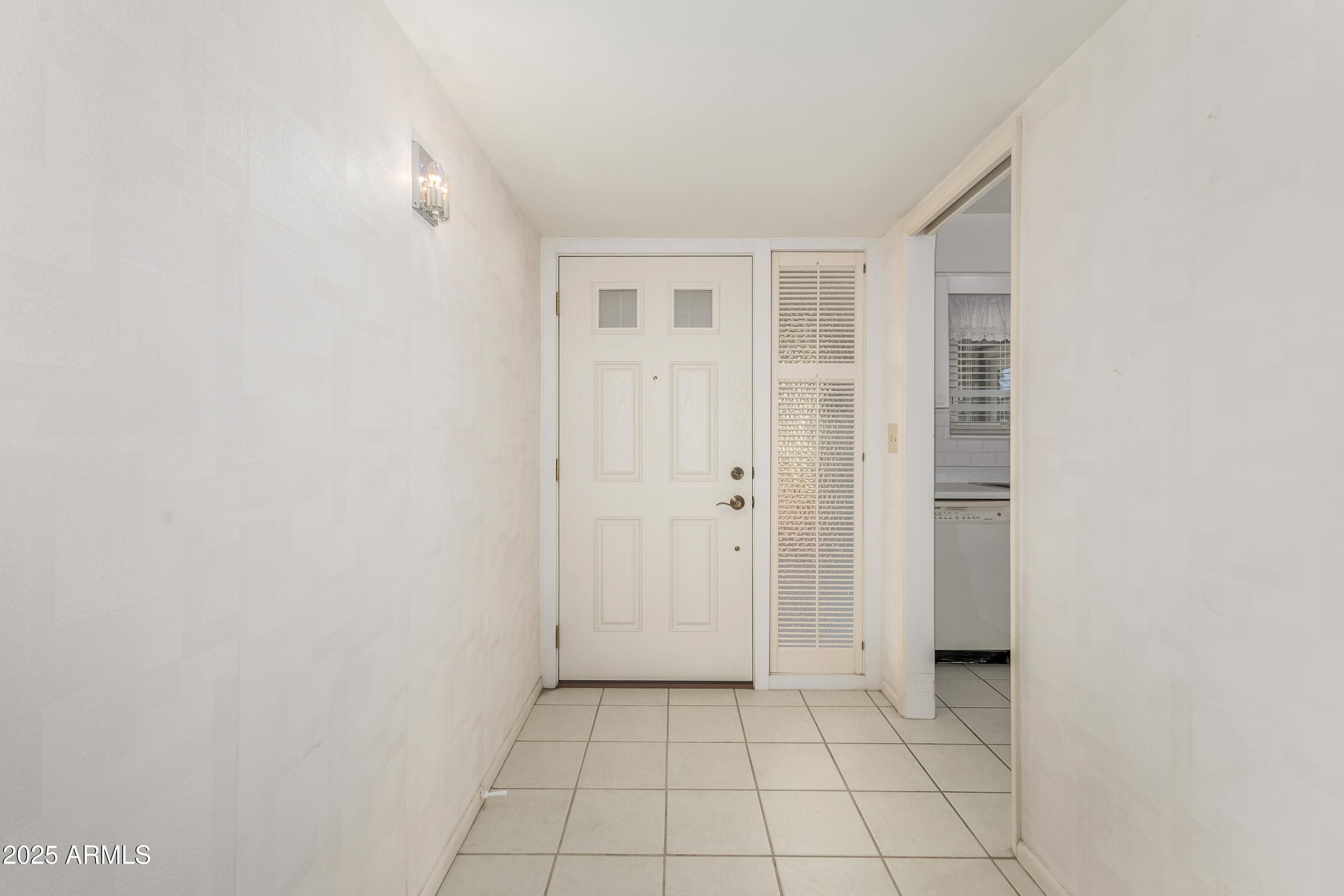 10209 W MOUNTAIN VIEW RD - Photo 3