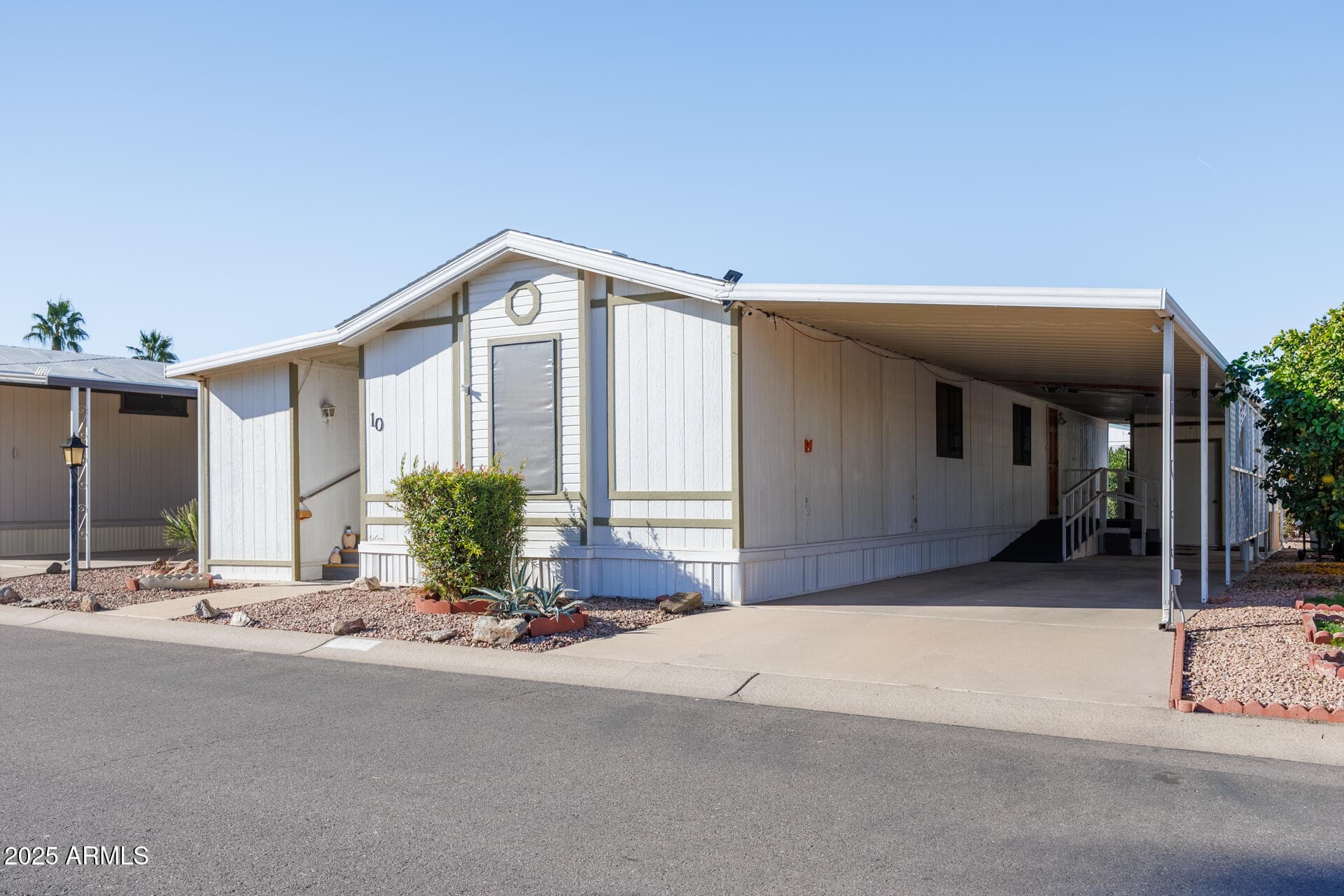 450 W Sunwest Dr 10 — photo 2
