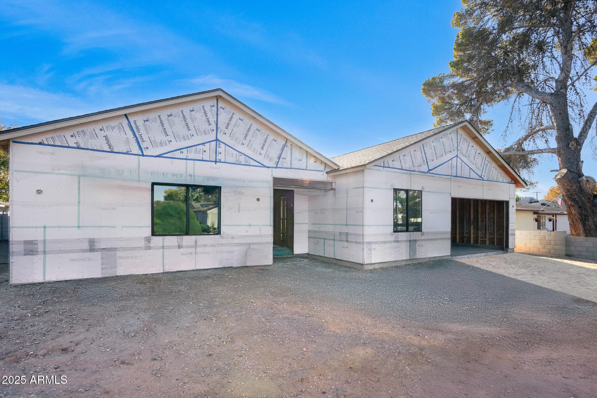 4307 E Avalon Dr — photo 1