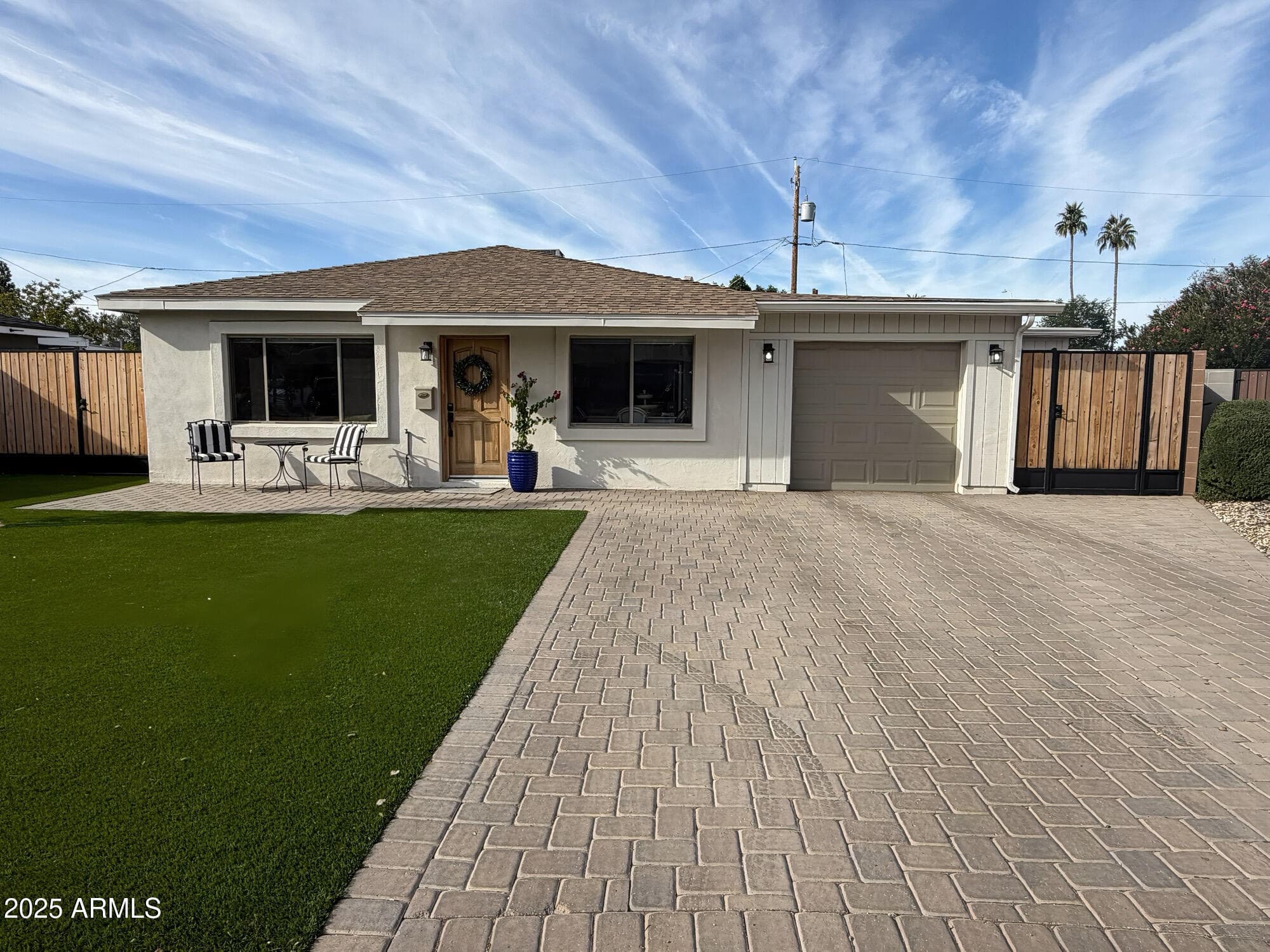 4228 N 44th Pl — photo 1