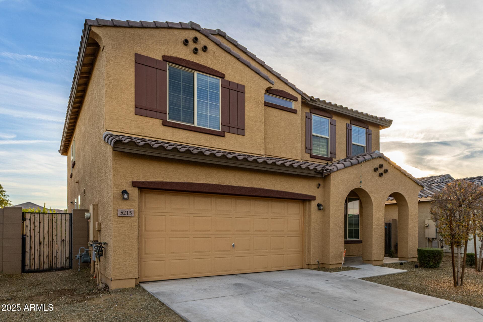 5215 W Leodra Ln — photo 2