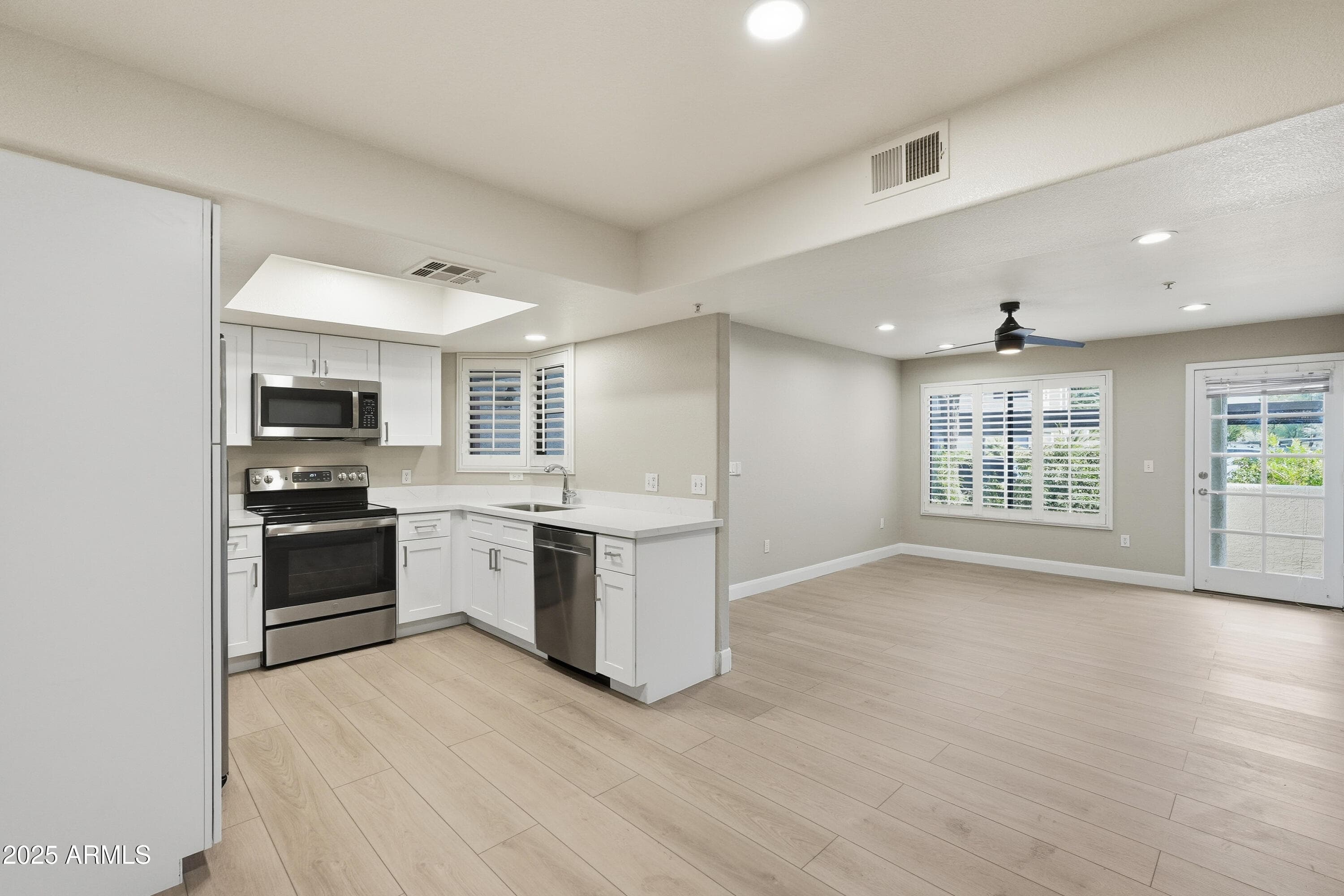 9990 N SCOTTSDALE RD - See more photos