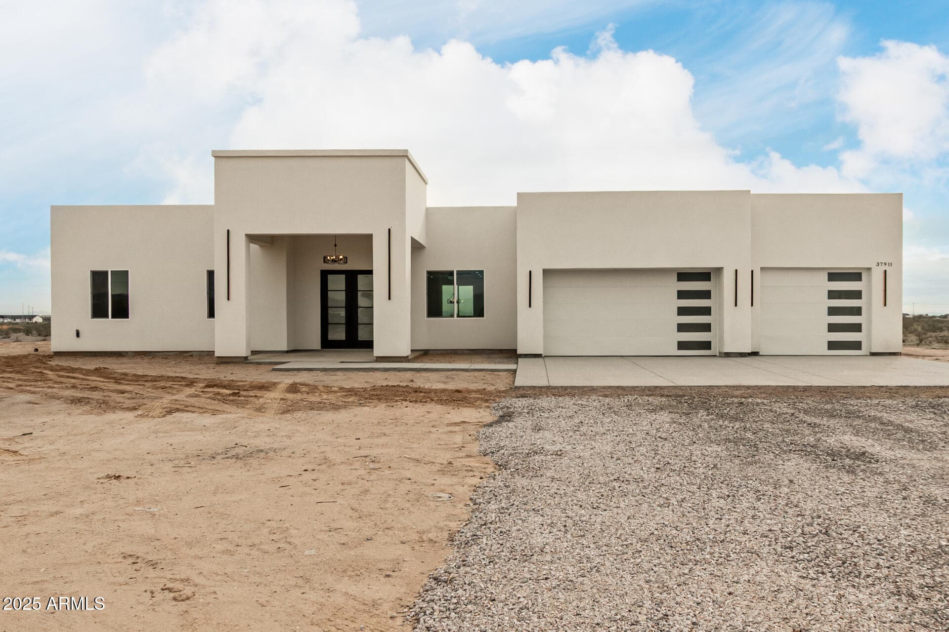 37911 W Rancho Dr — photo 2