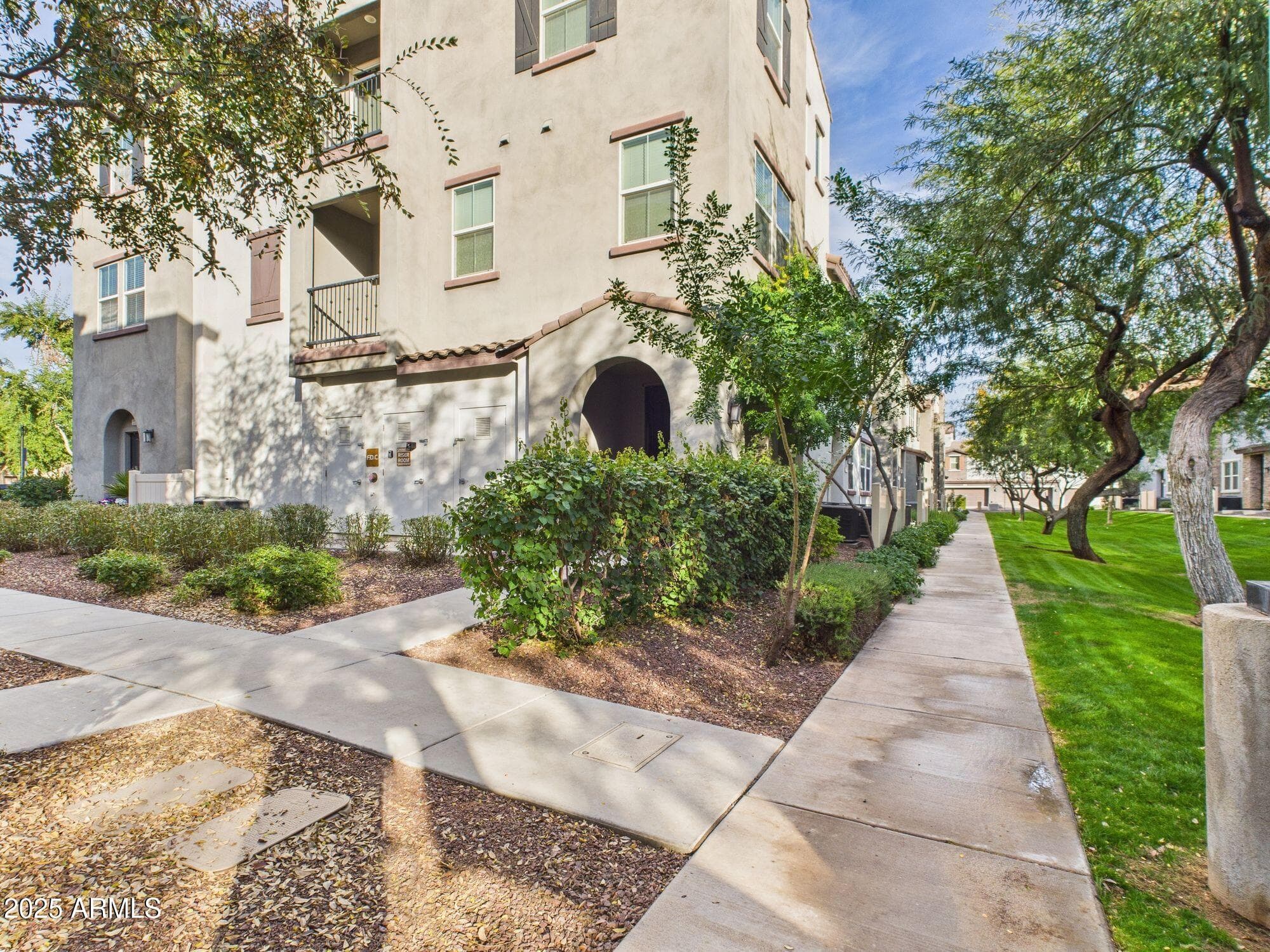 2335 E HIDALGO AVE - Photo 3