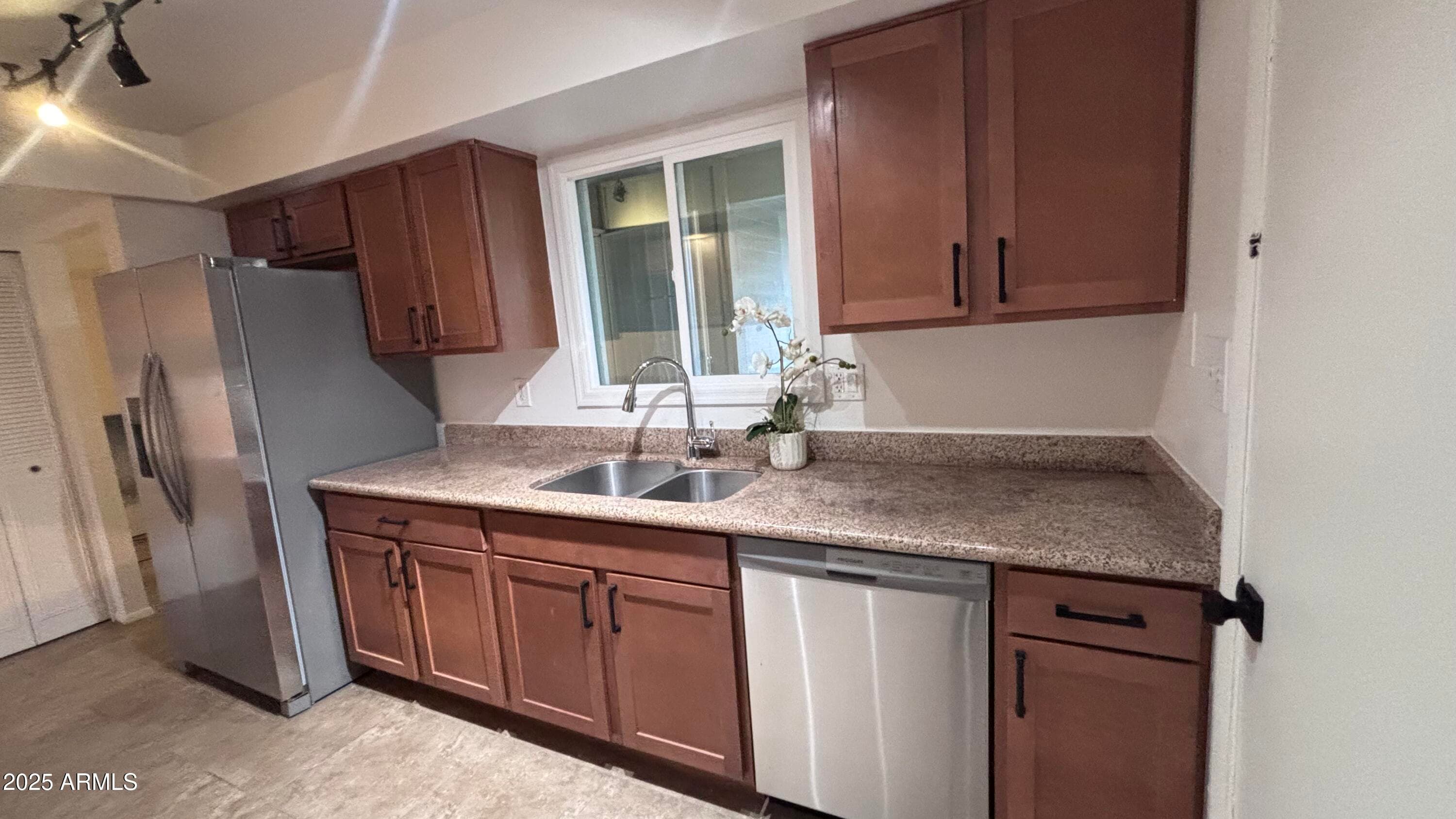 4031 W Denton Ln — photo 28