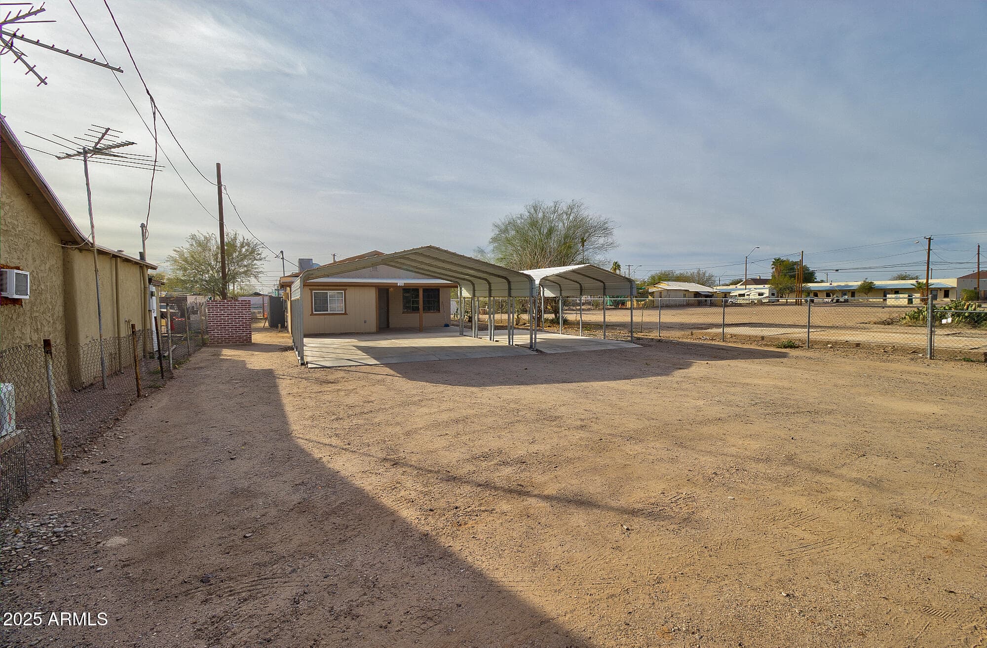 207 E 6TH ST - Photo 3