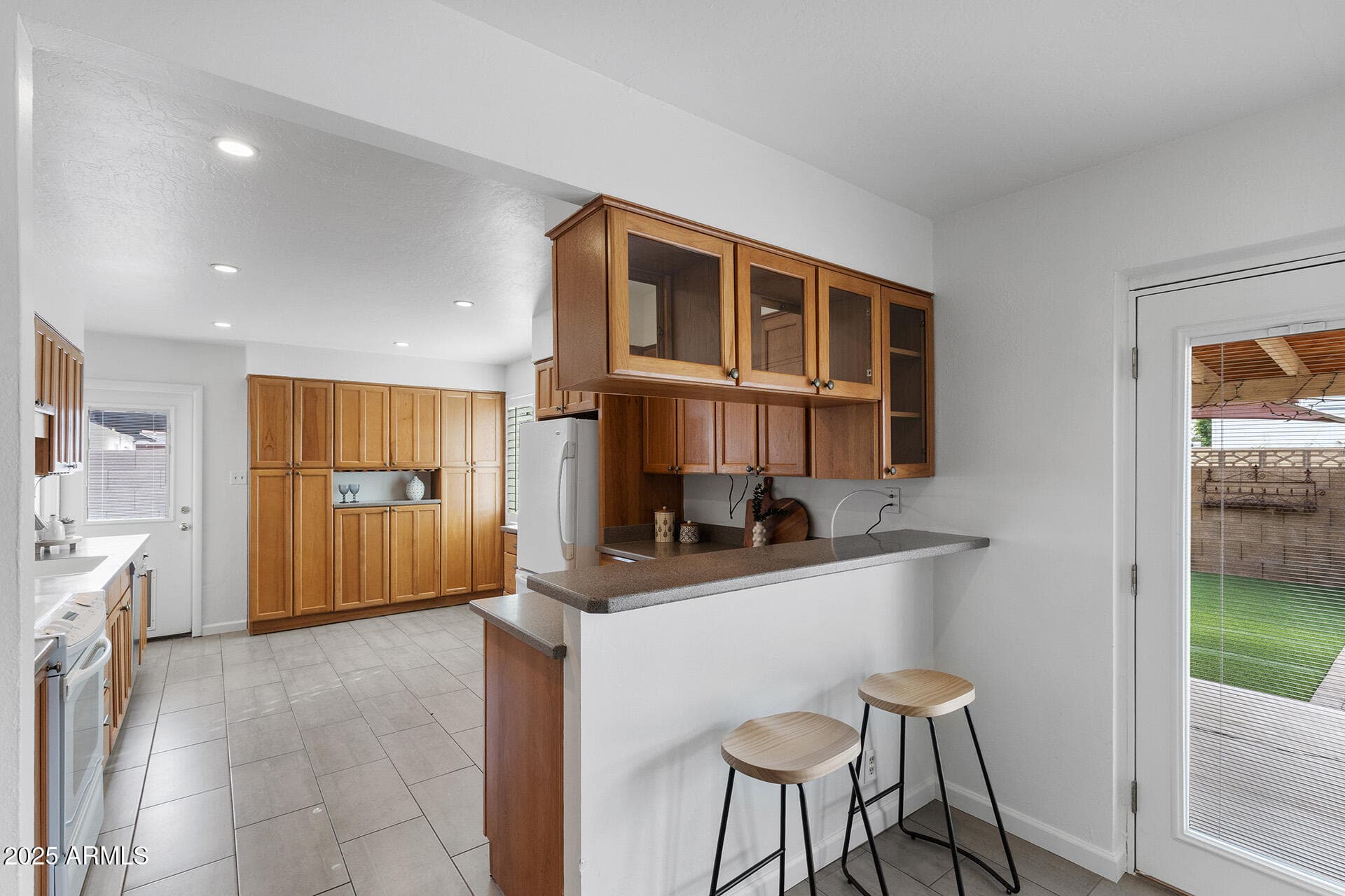 8517 E Thomas Rd — photo 2