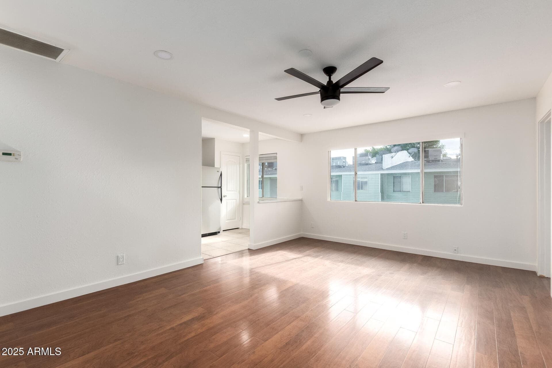 2569 W Berridge Ln D-215 — photo 2