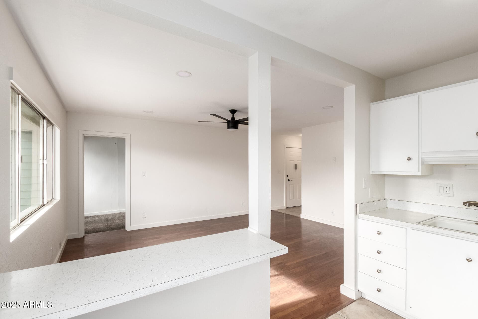 2569 W BERRIDGE LN - See more photos