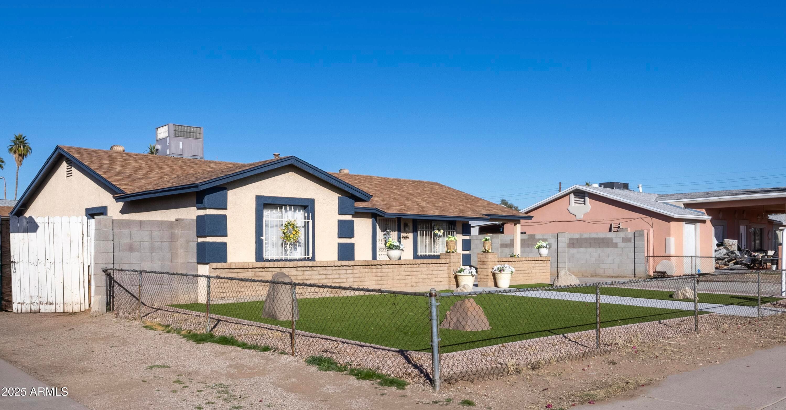 5940 W Palm Ln — photo 2