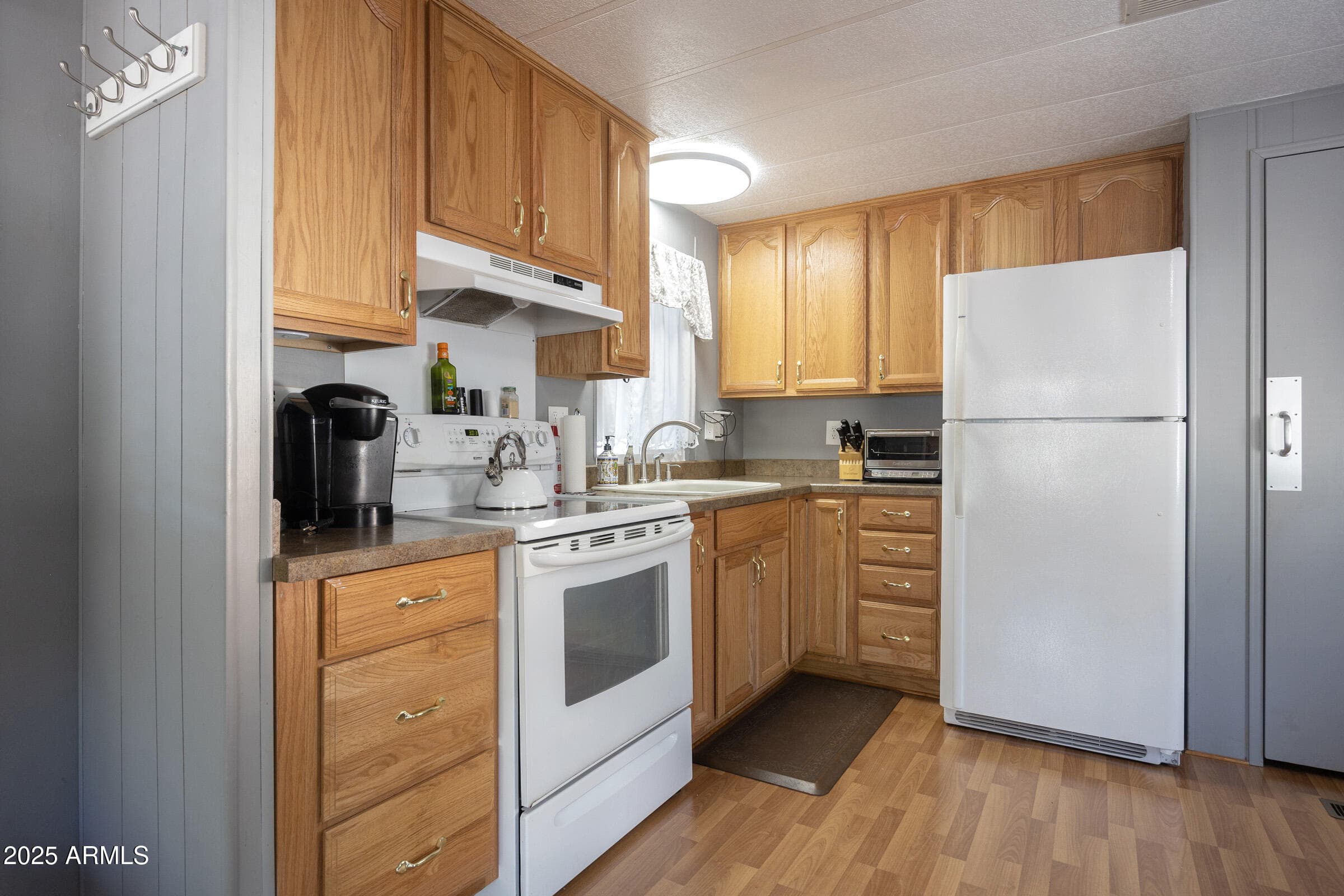 370 E San Felipe Pl — photo 1
