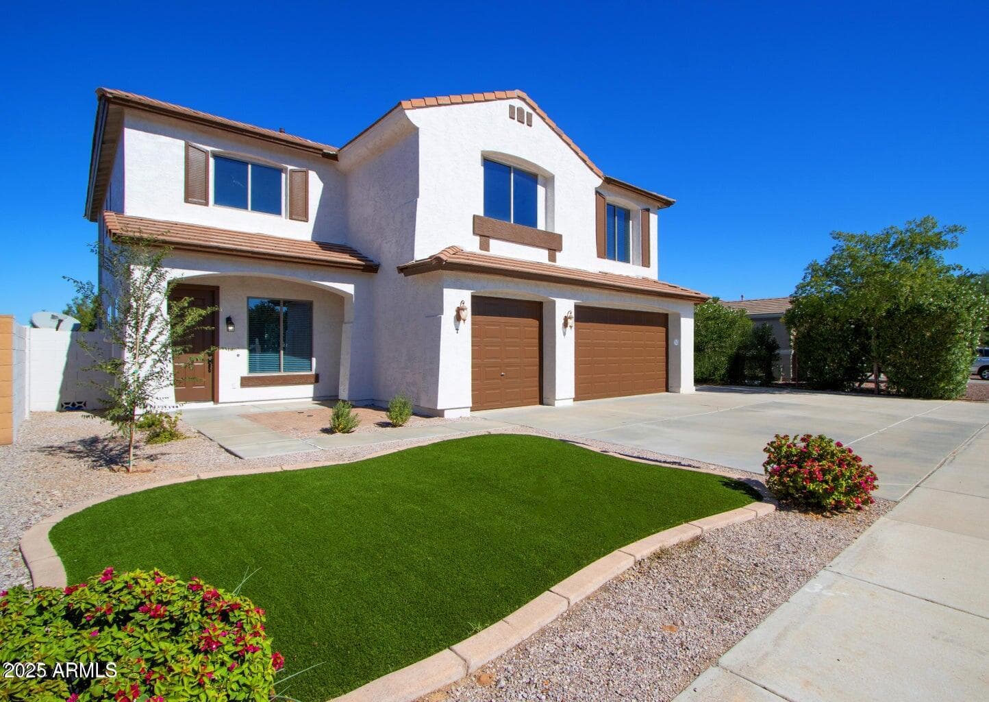 2318 W Angel Way — photo 2