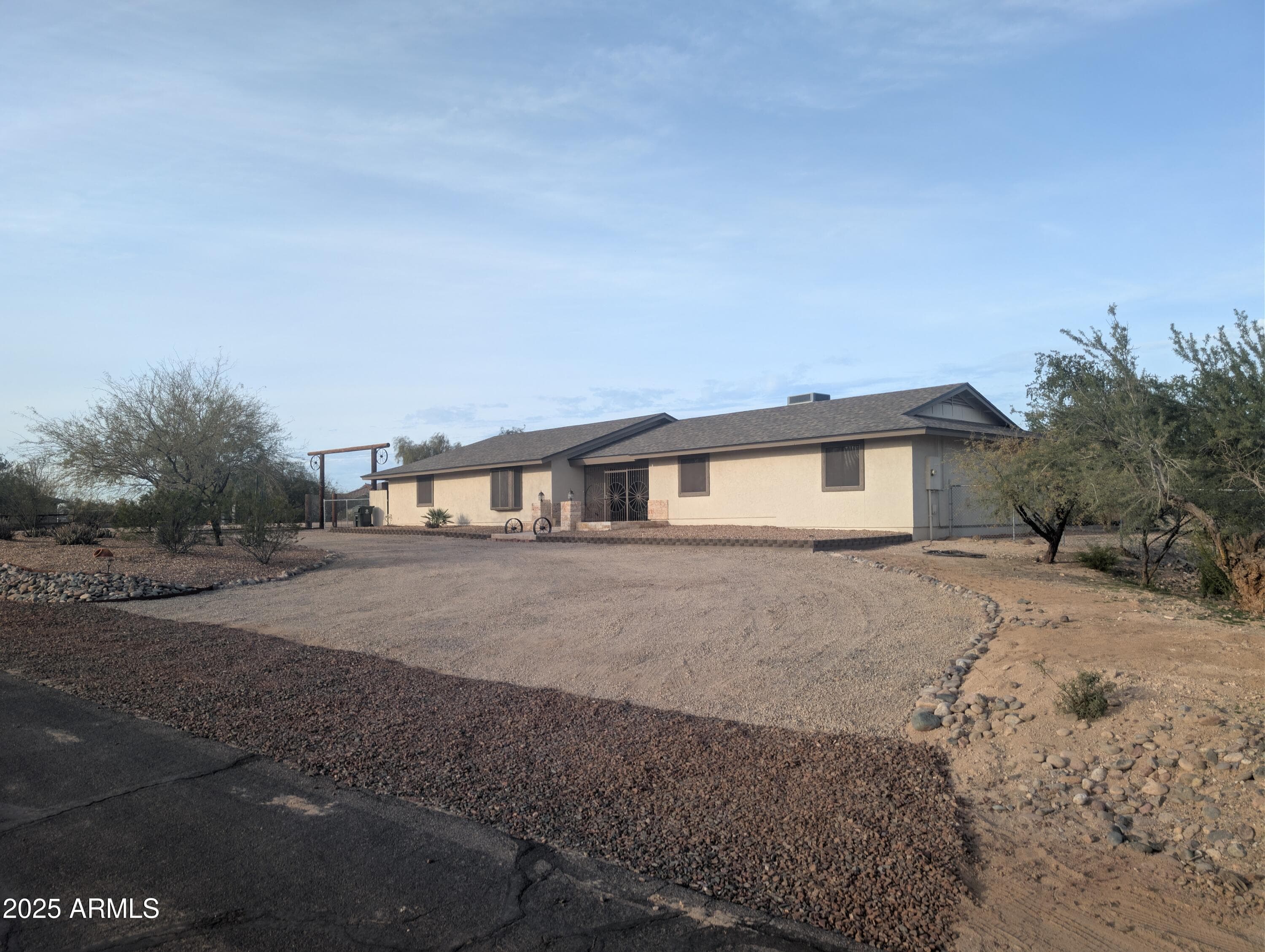 23332 W WATKINS ST - Photo 4